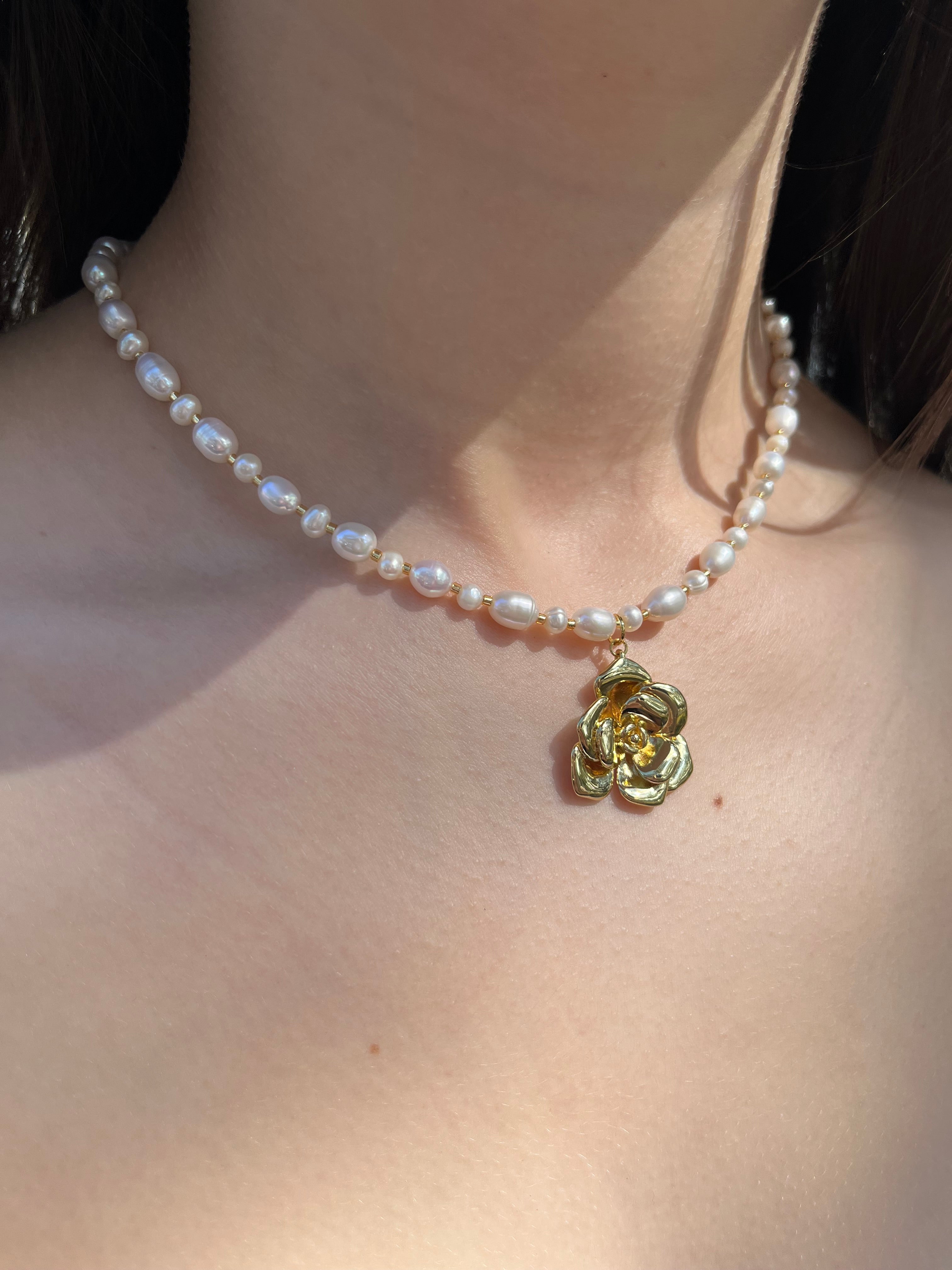 Pearl Necklace with rose pendant: 18K Gold Plated