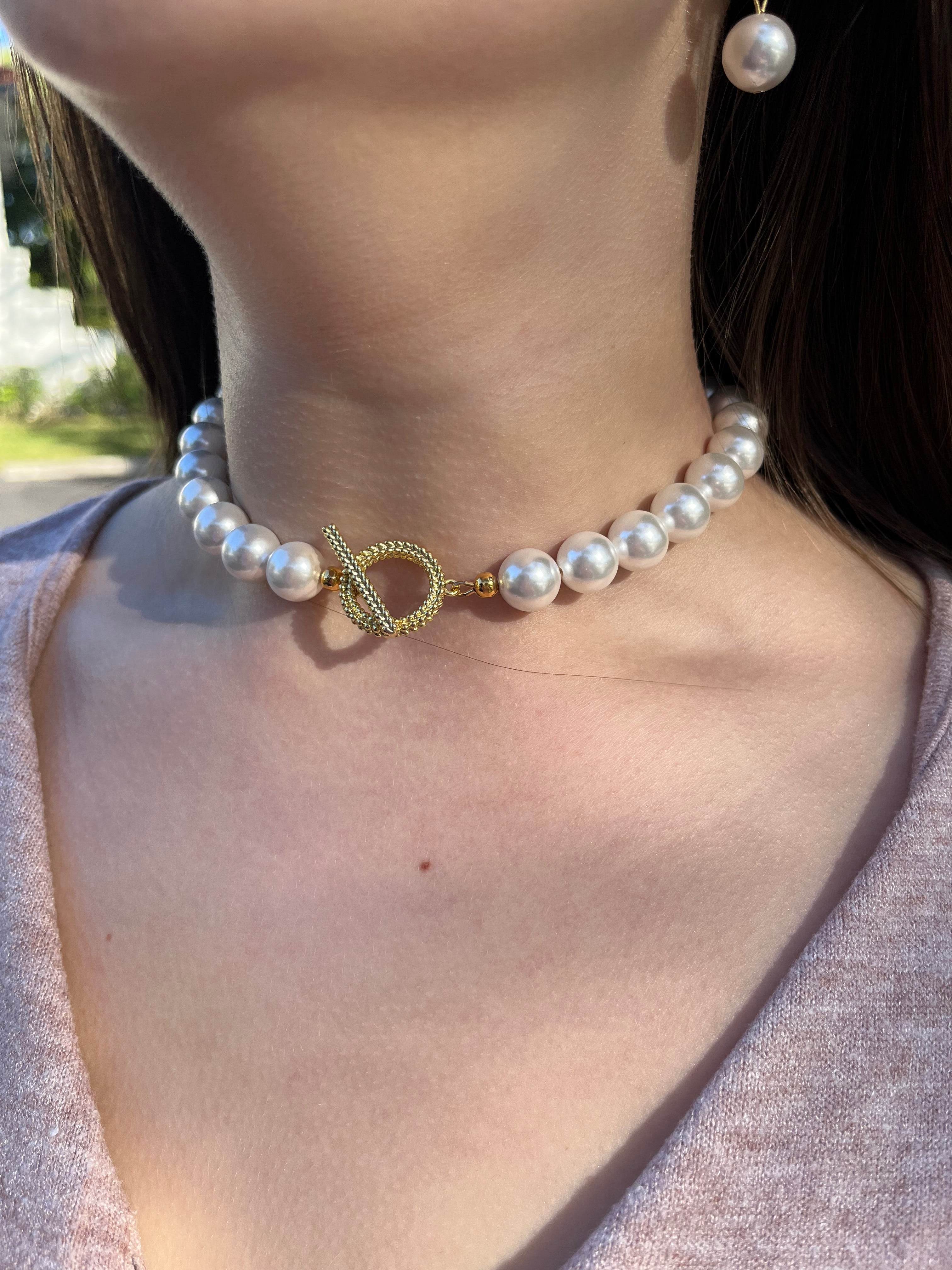 Shell Pearl Choker Necklace and earrings, 18K Gold Plated Clasp