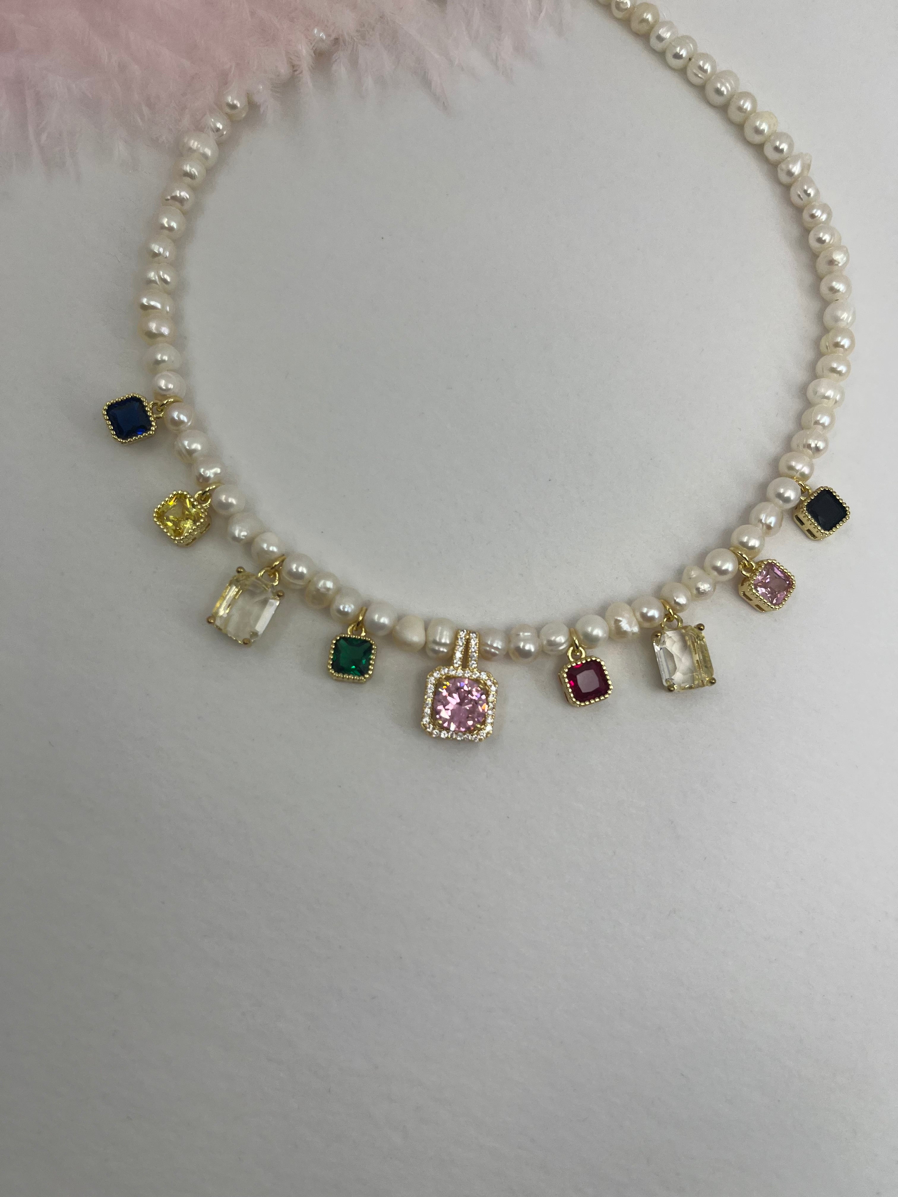 Pearl Necklace with zirconia pendants: 18K Gold Plated