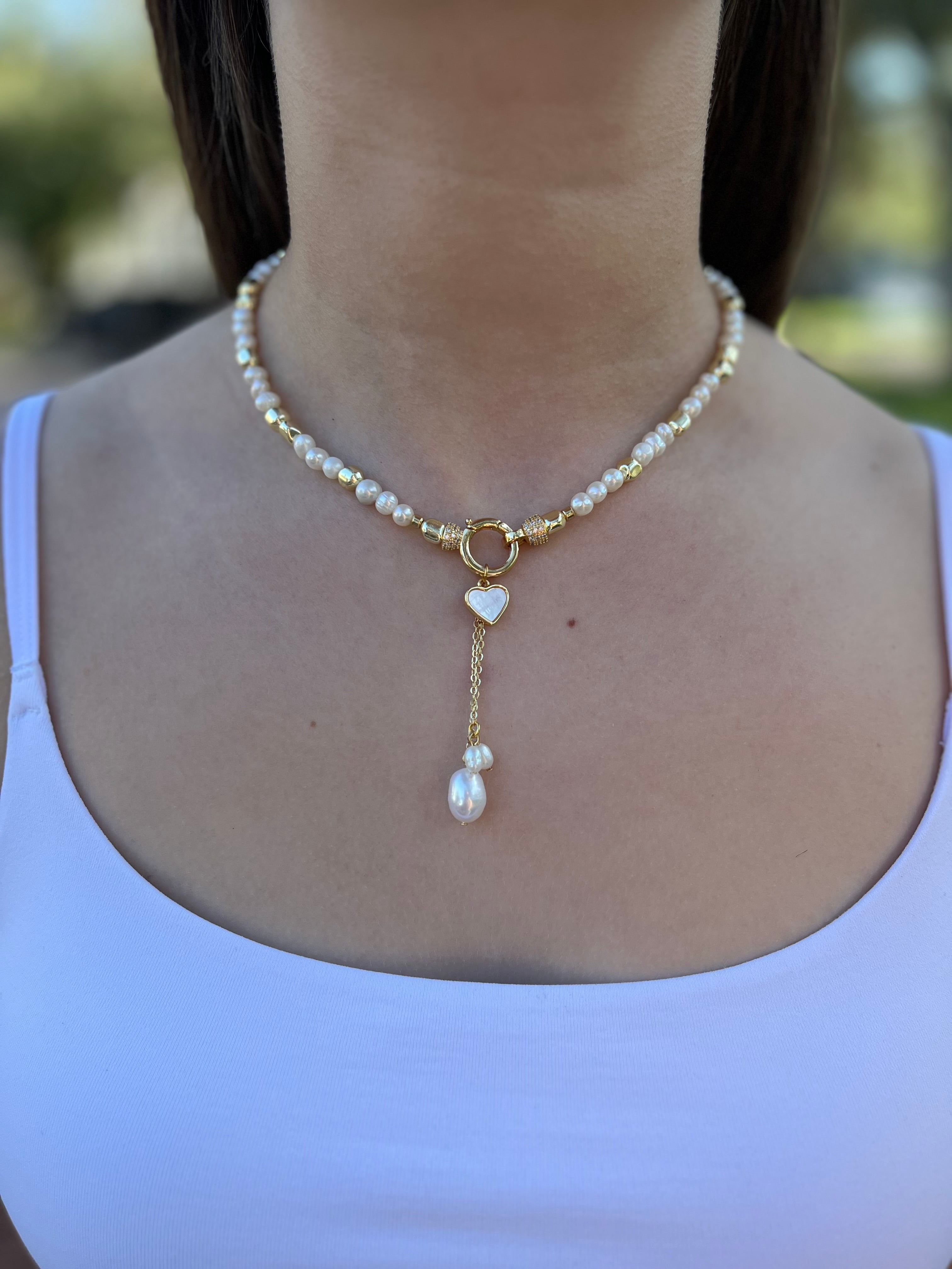 Freshwater Pearl Choker Necklace with heart pendant: 18K Gold Plated