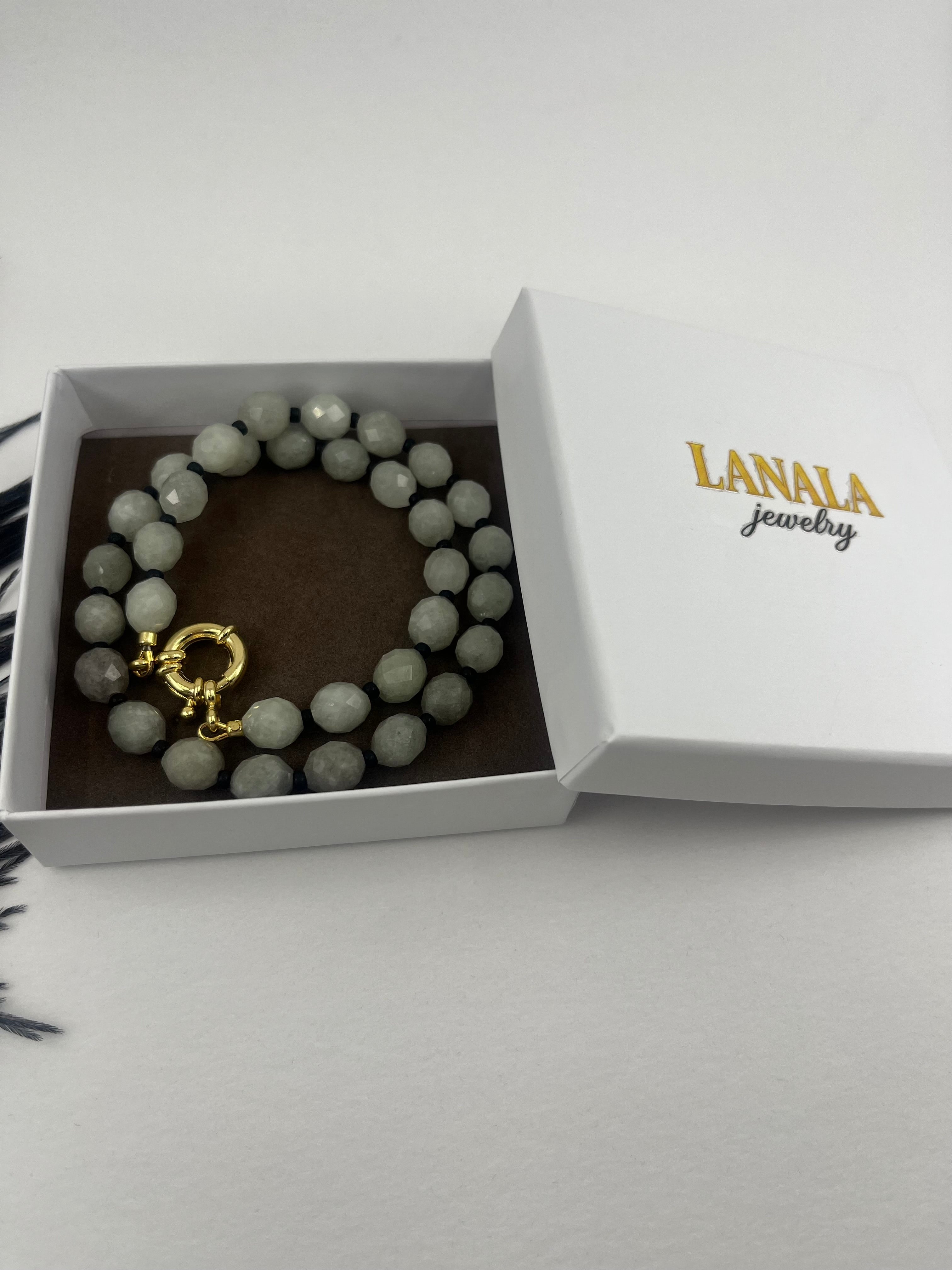 Natural Malaysia Jade Necklace with Gold clasp