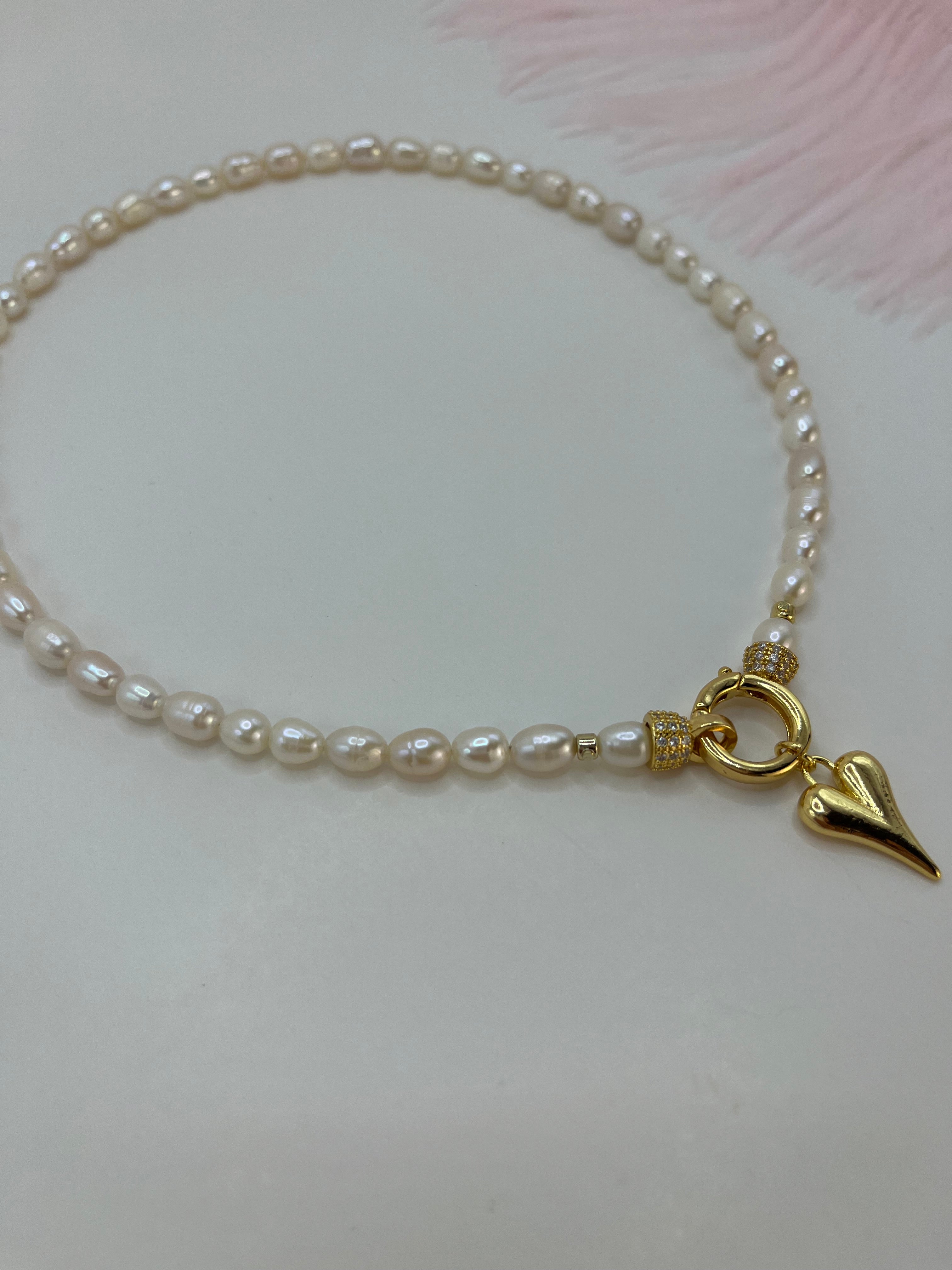 Freshwater Pearl Choker Necklace with heart pendant: 18K Gold Plated, Vintage Style.
