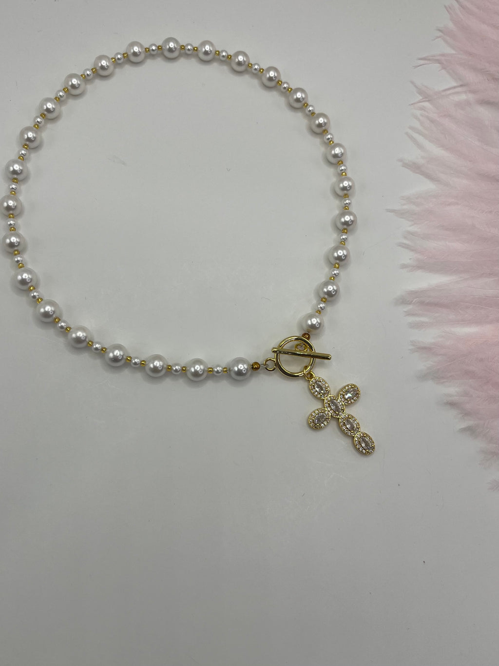 Shell Pearl Choker Necklace with Cross pendant: 18K Gold Plated