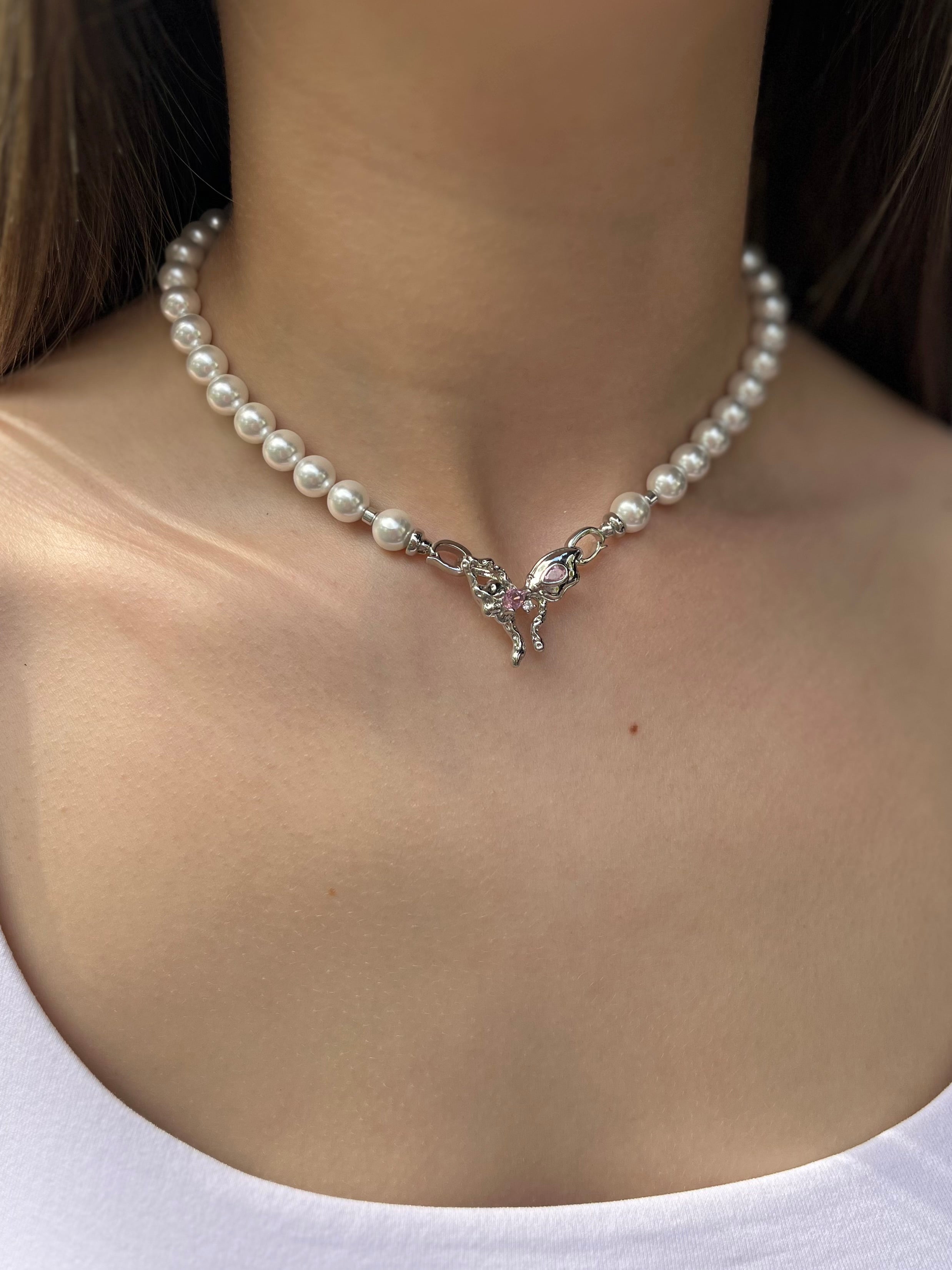 Shell Pearl Necklace with butterfly Clasp