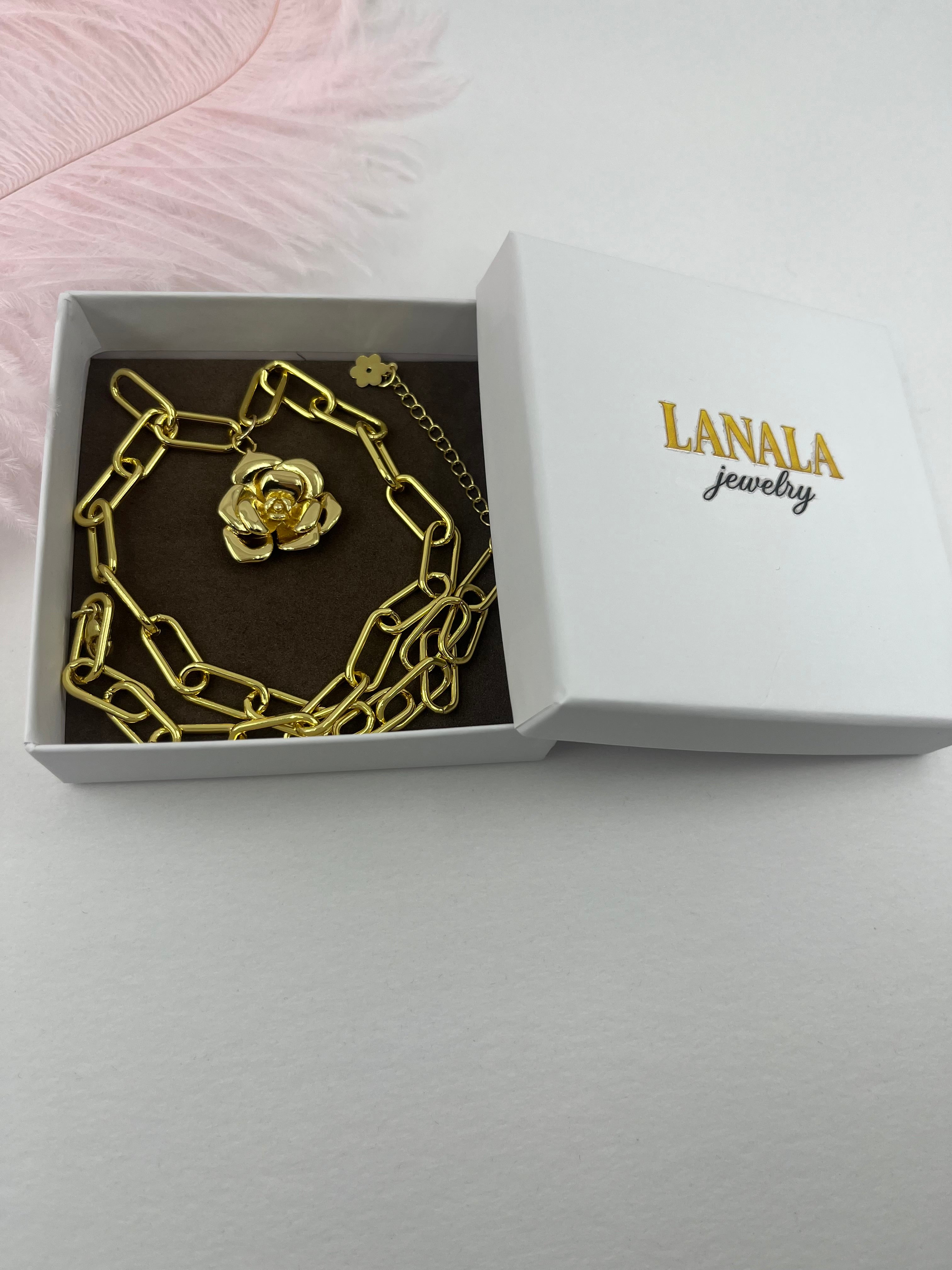 18K Gold Chunky Chain Necklace with rose