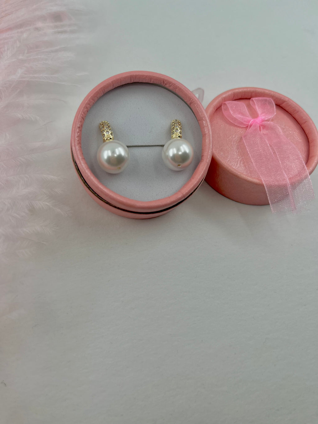 Natural Pearl Shell Gold Zirconia Earrings