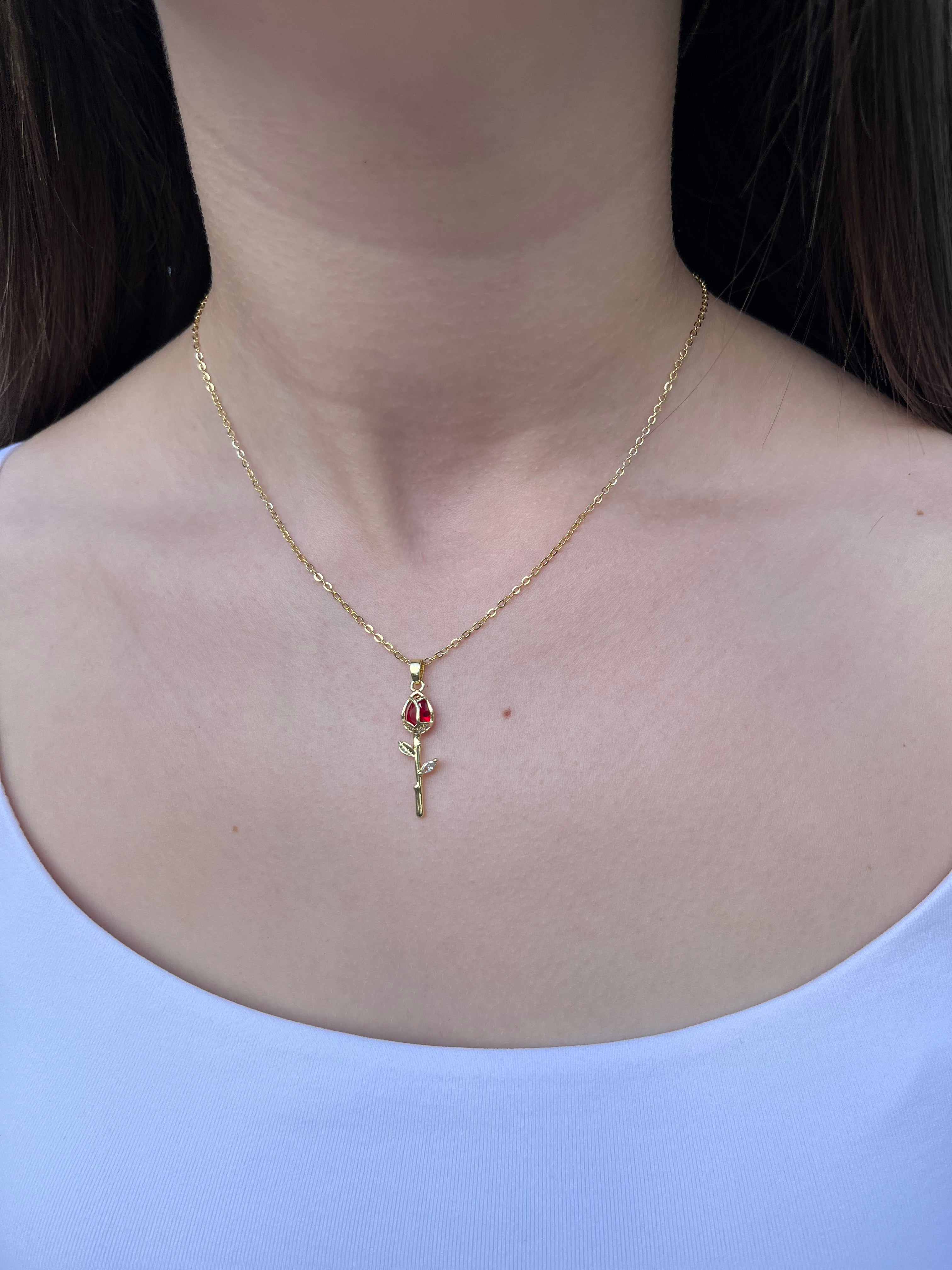 Choker necklace with gold zirconia rose pendants: 18K Gold Plated