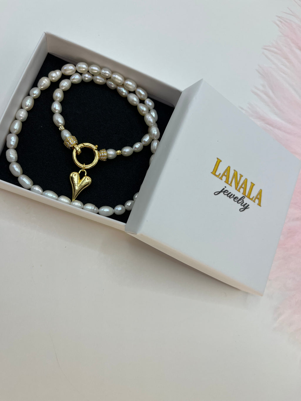 Freshwater Pearl Choker Necklace with heart pendant: 18K Gold Plated, Vintage Style.