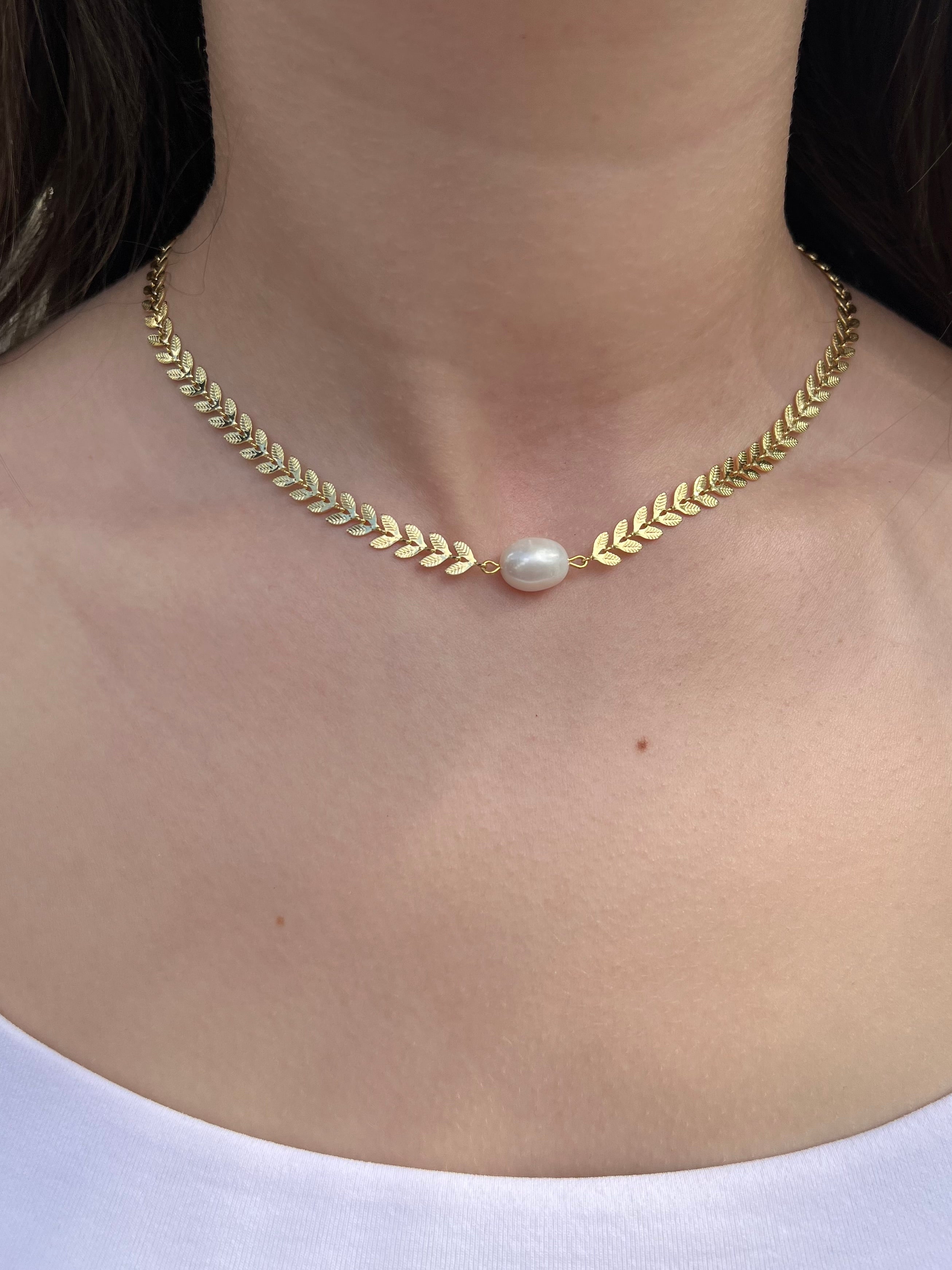18K Gold Chain choker with natural pearl