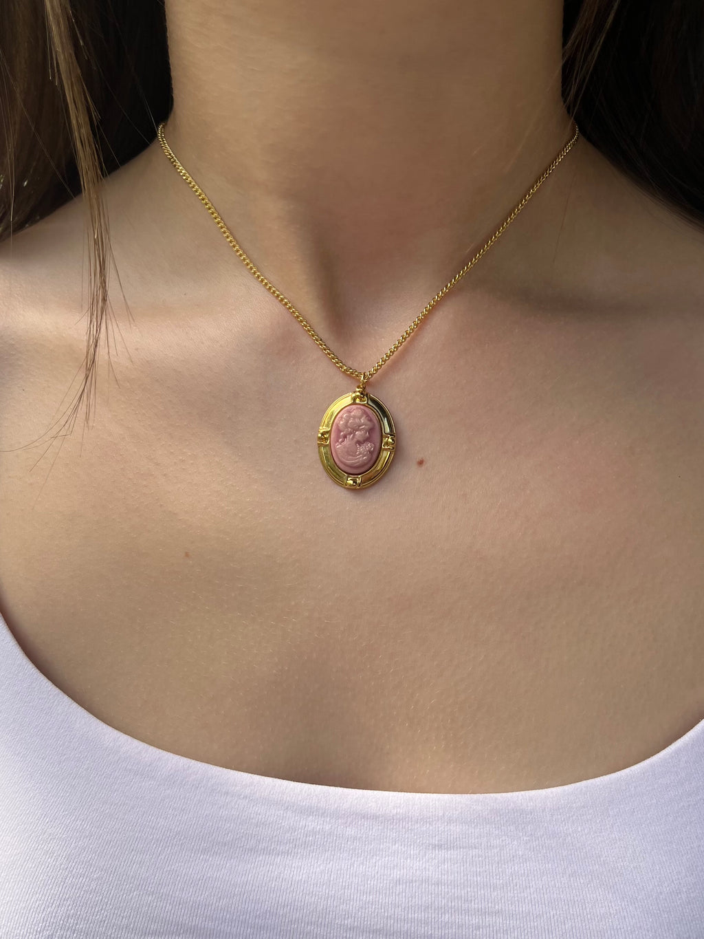 Victorian necklace with Cameo pendant: 18K Gold Plated