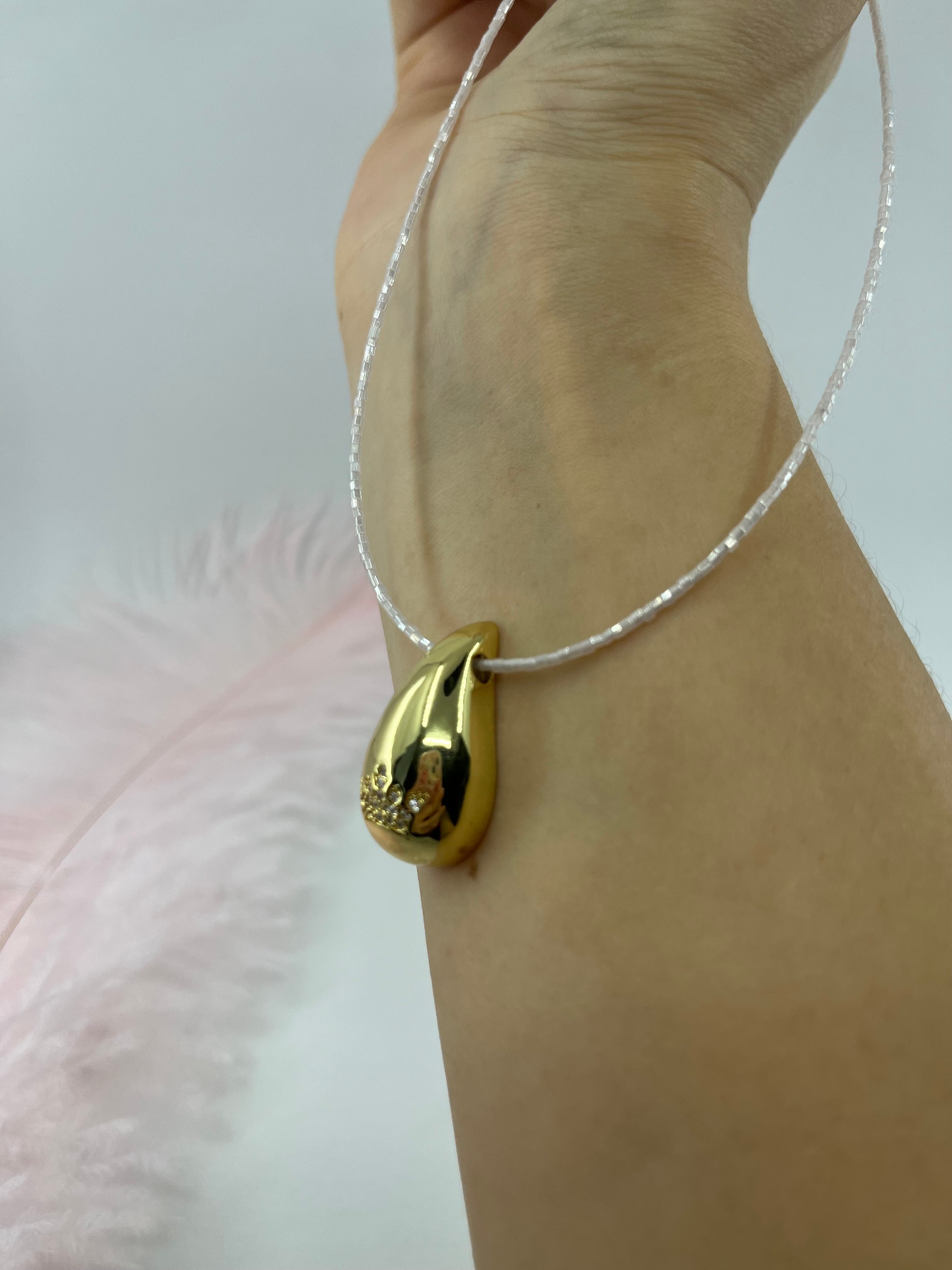 Beaded choker with gold teardrop crown pendants: 18K Gold Plated