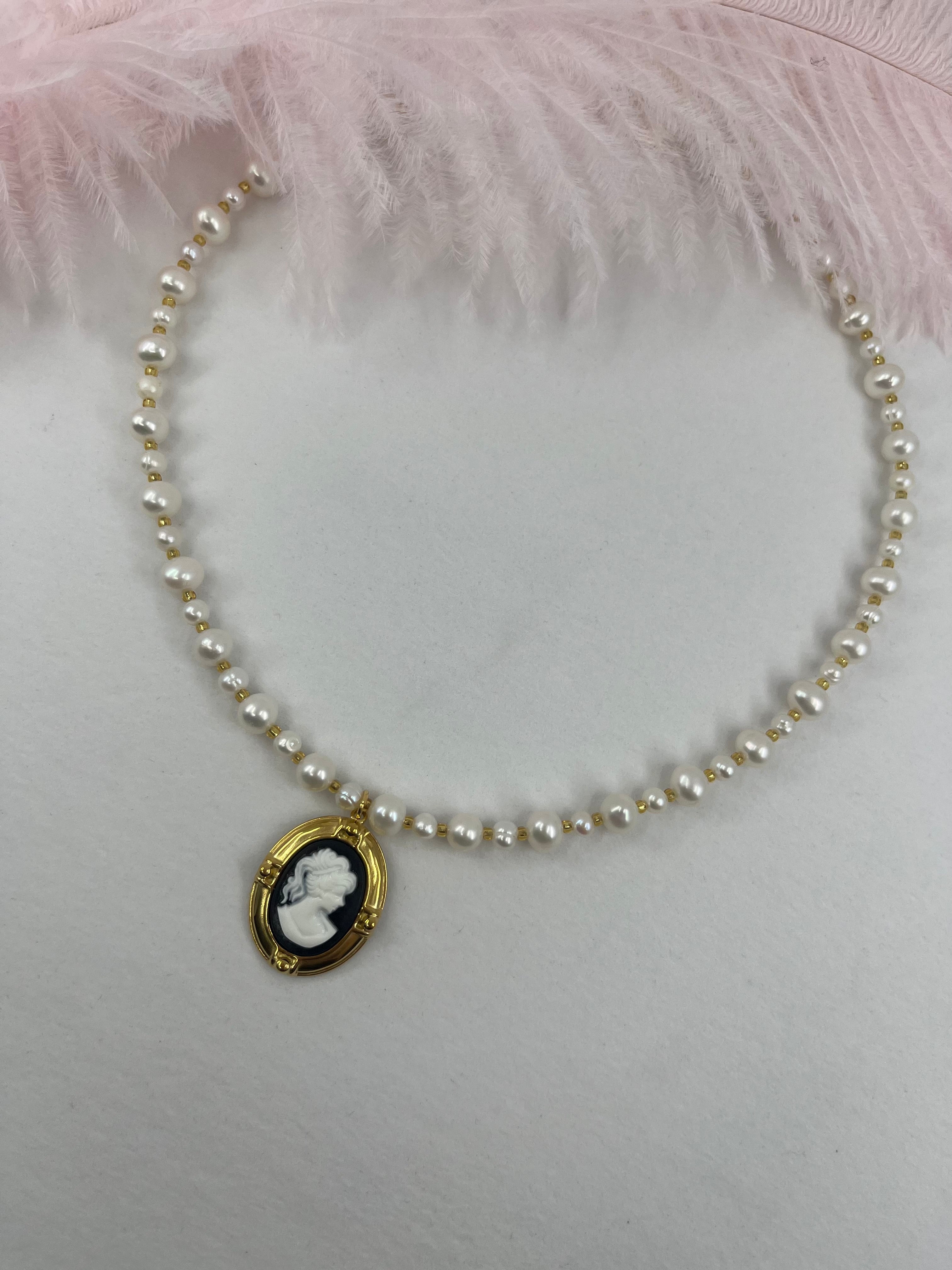 Pearl Necklace with cameo pendant: 18K Gold Plated