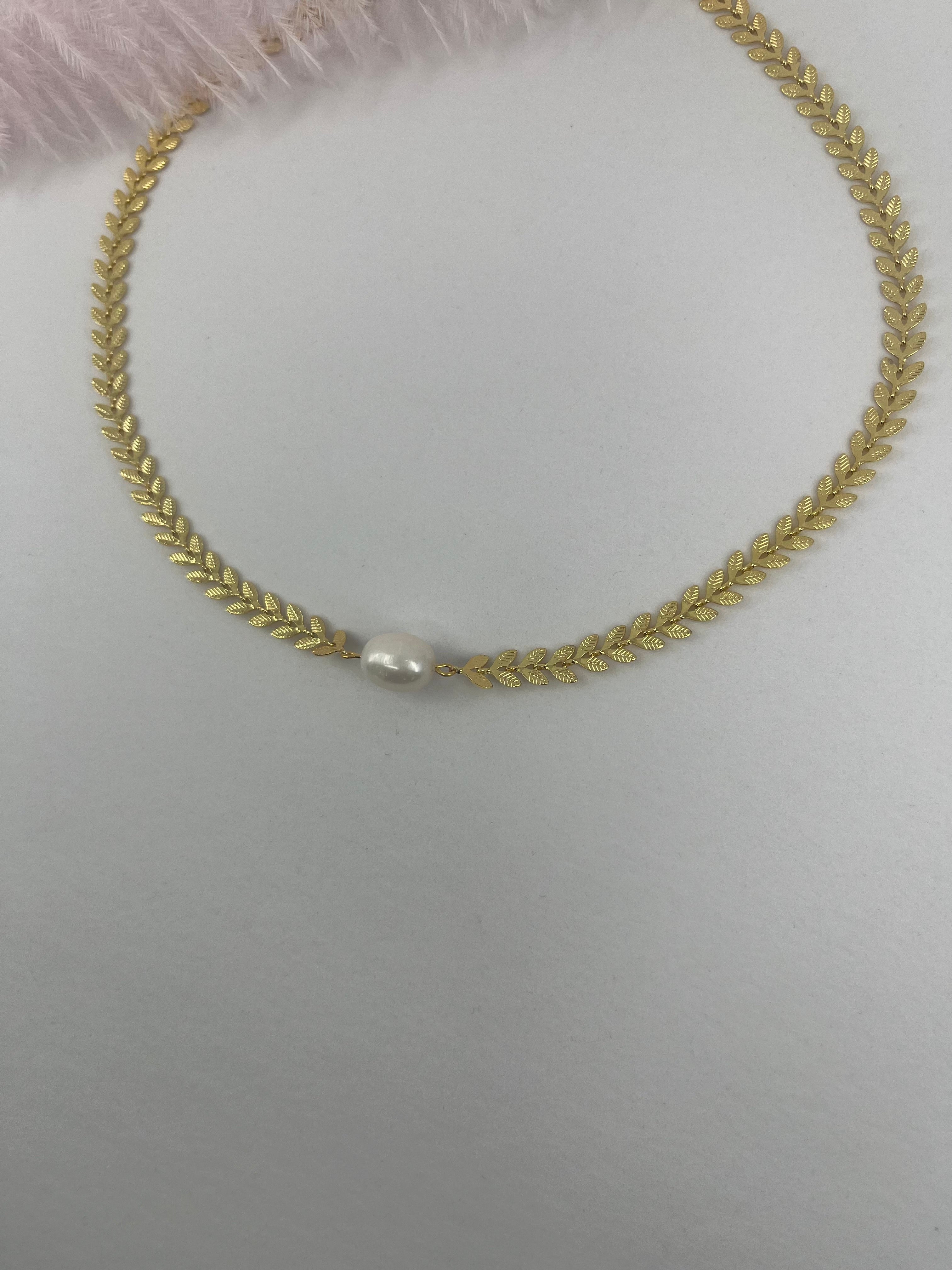 18K Gold Chain choker with natural pearl