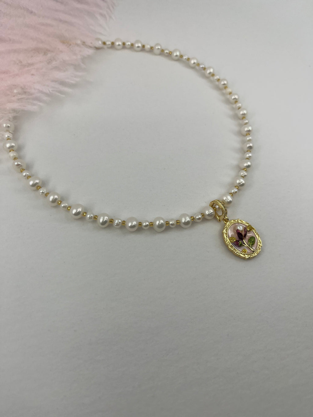 Pearl Necklace with enamel pendant: 18K Gold Plated