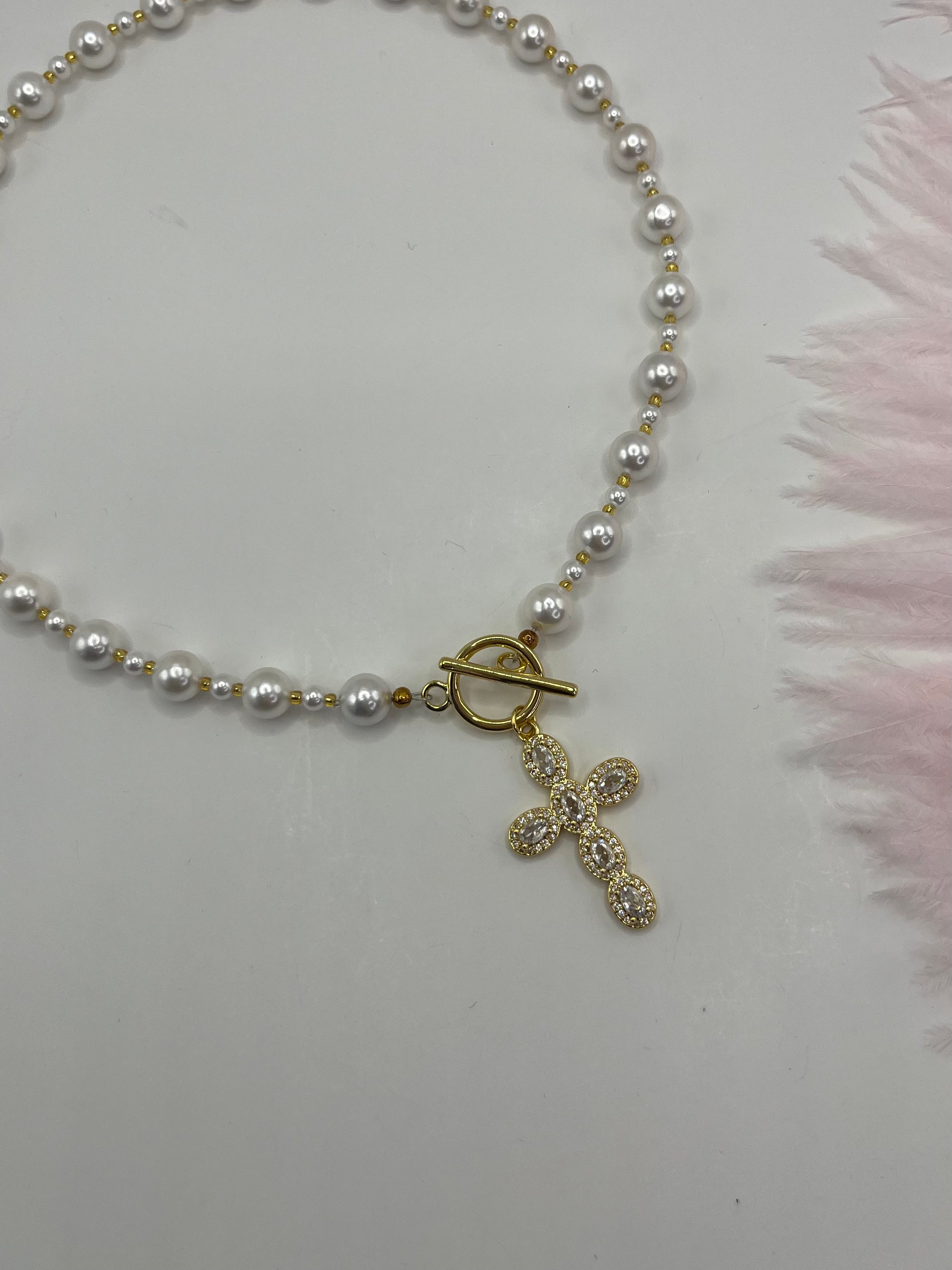 Shell Pearl Choker Necklace with Cross pendant: 18K Gold Plated