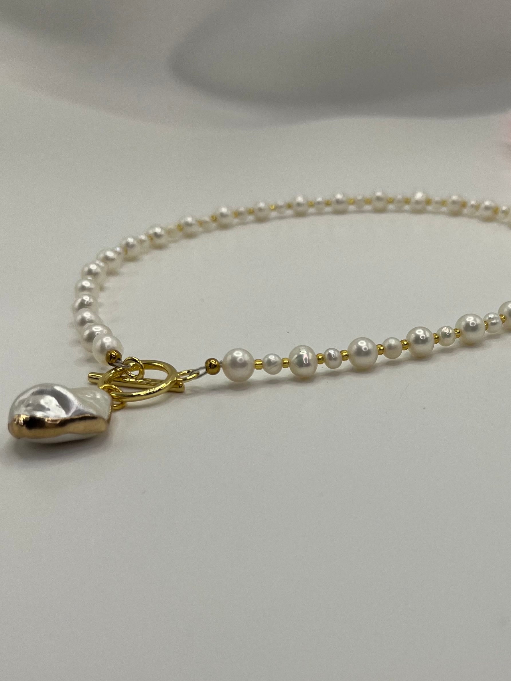 Pearl Choker Necklace with Shell pendant: 18K Gold Plated