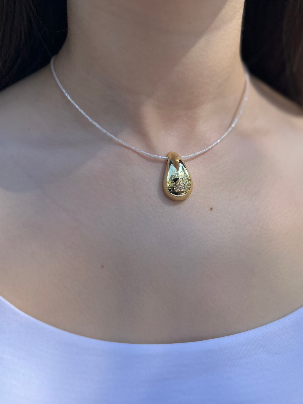 Beaded choker with gold teardrop crown pendants: 18K Gold Plated