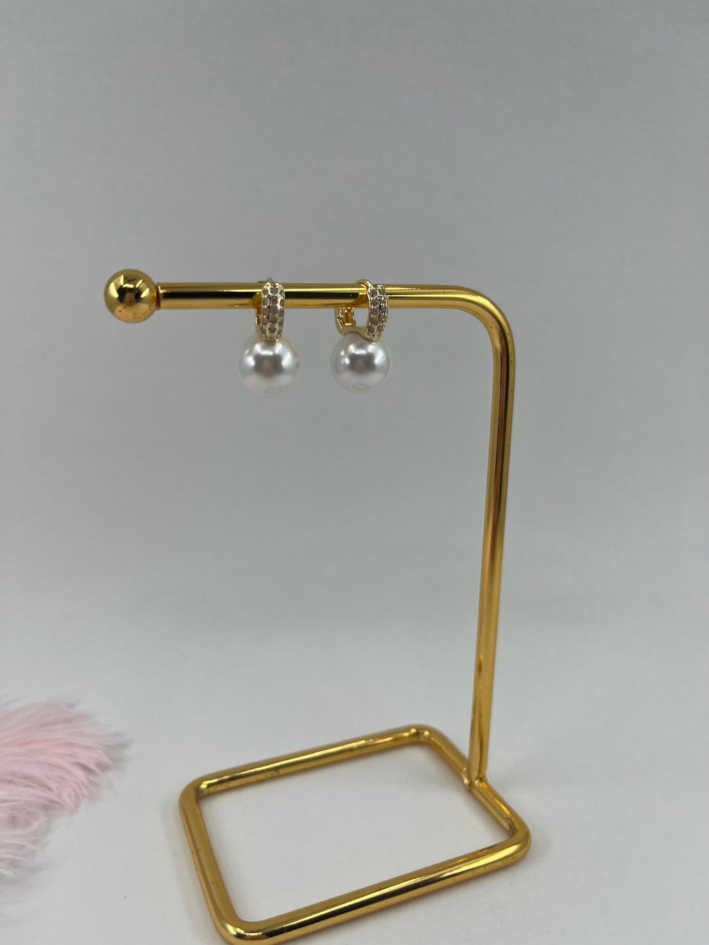 Natural Pearl Shell Gold Zirconia Earrings