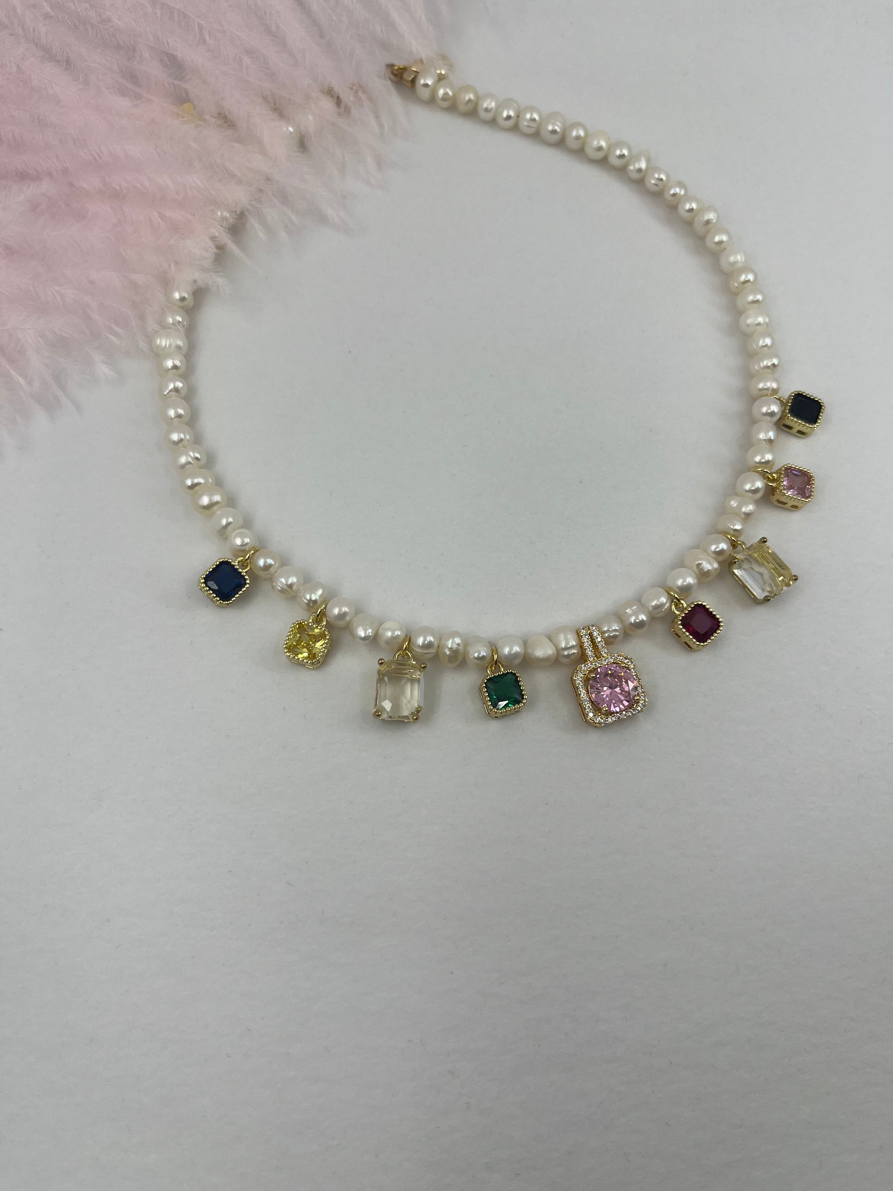 Pearl Necklace with zirconia pendants: 18K Gold Plated
