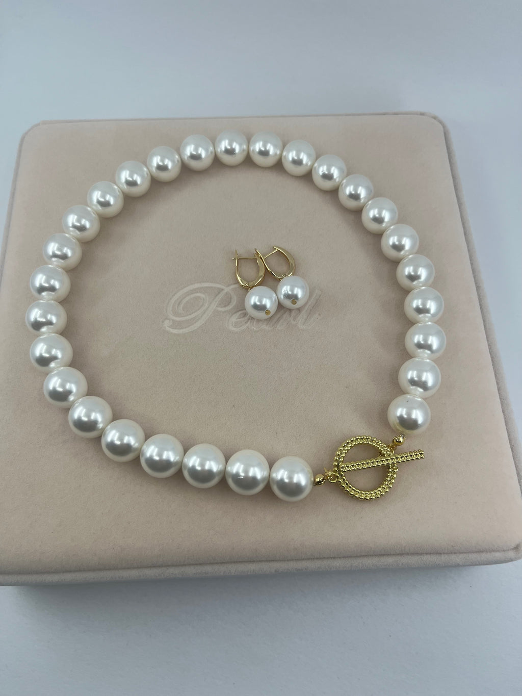 Shell Pearl Necklace and earrings, 18K Gold Plated Clasp