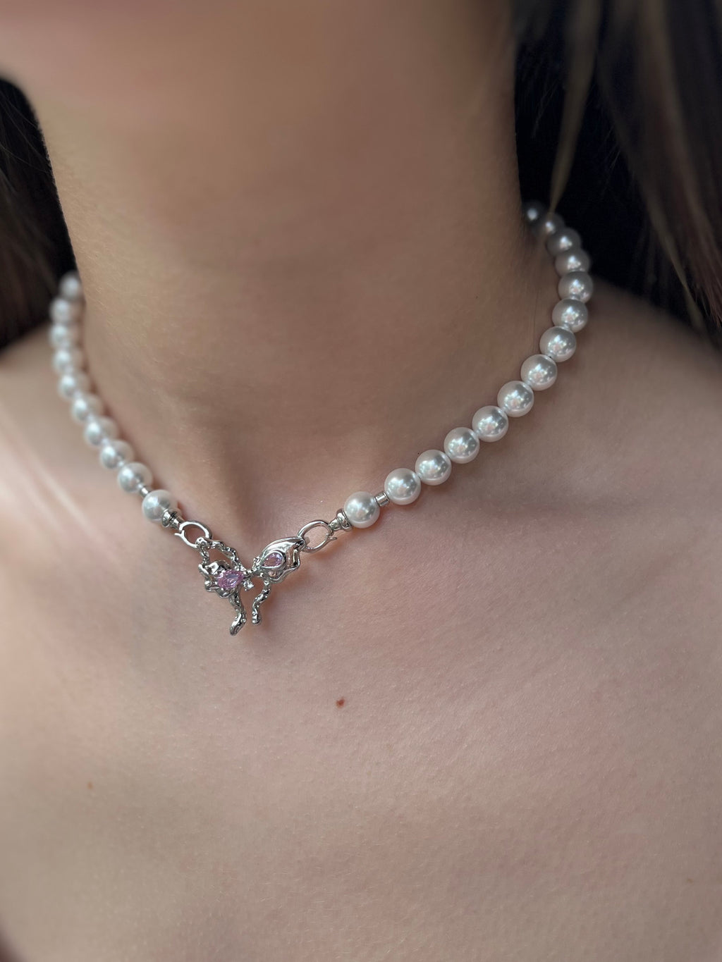 Shell Pearl Necklace with butterfly Clasp