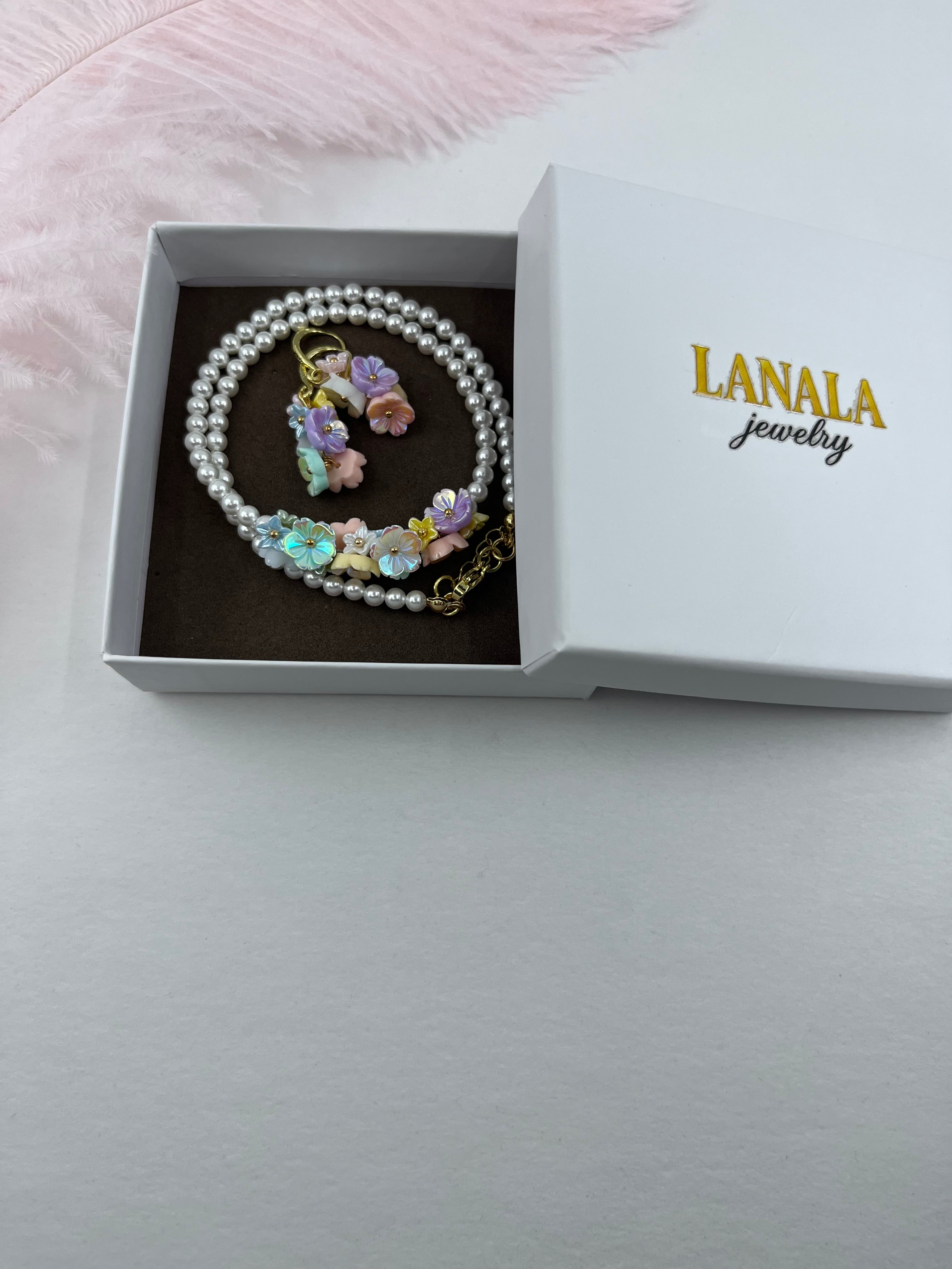 Pearl Flowers Choker Necklace with earrings : 18K Gold Plated