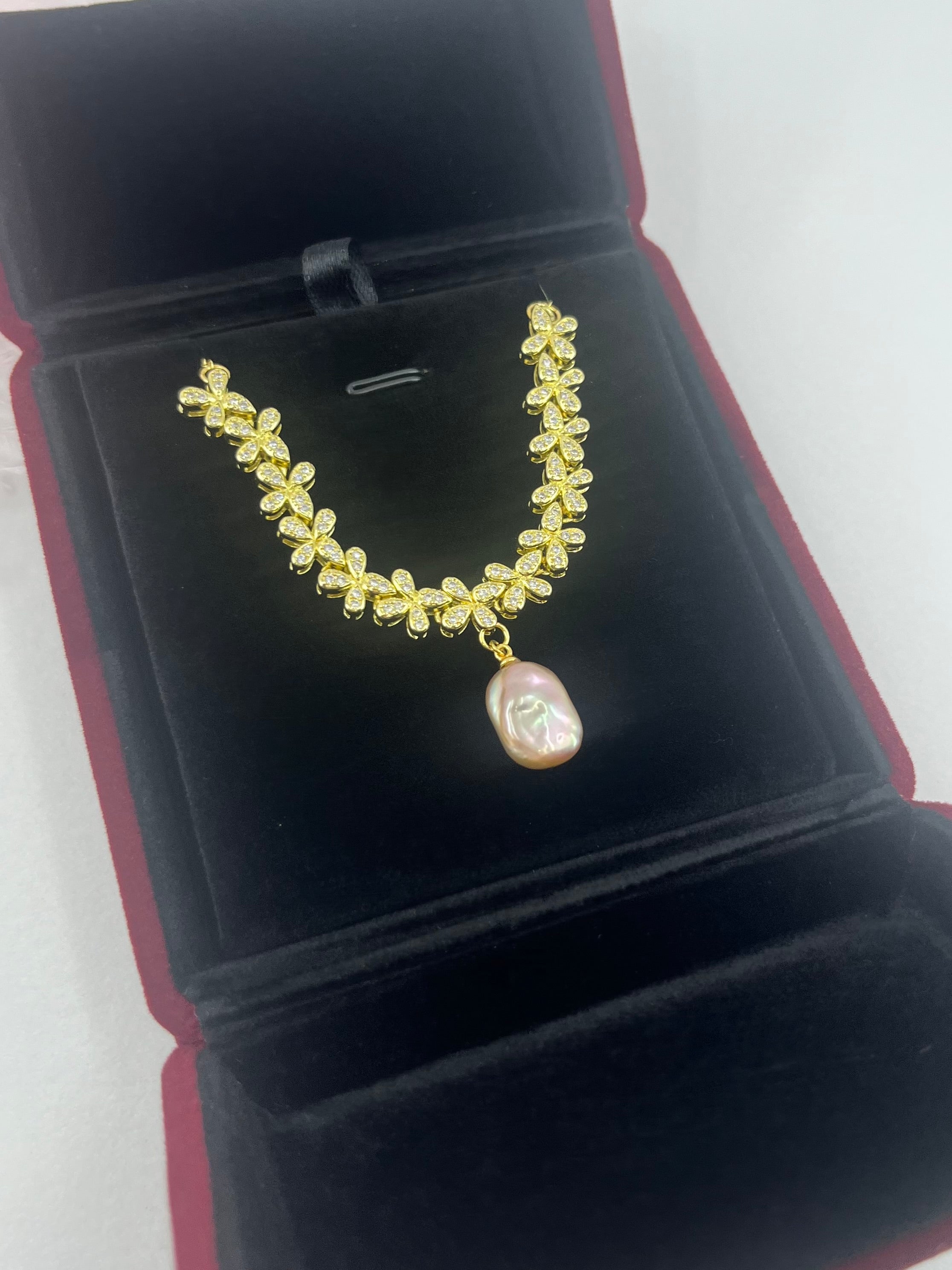 Baroque Pearl and zirconia Y-Necklace, 18k gold plated