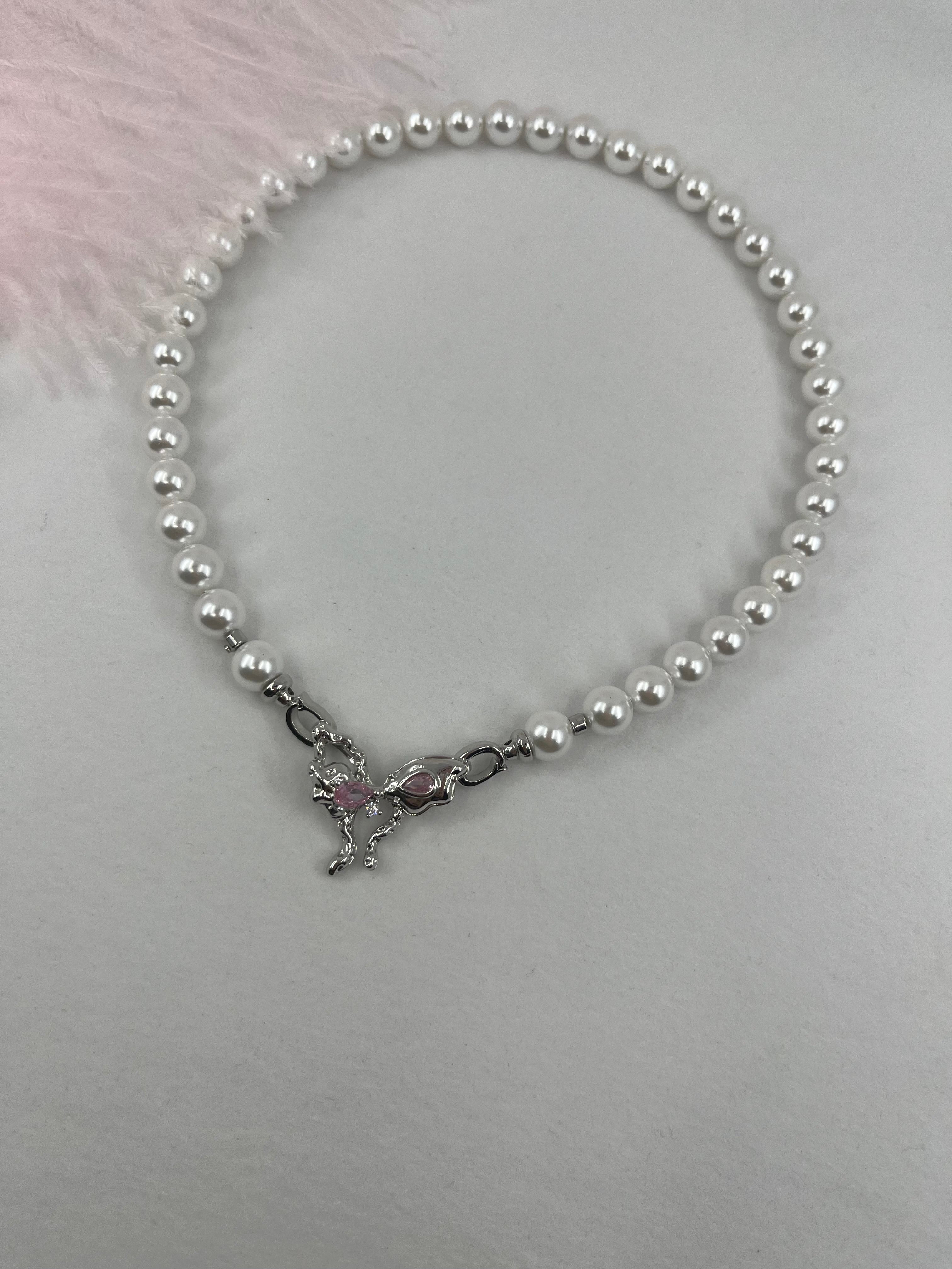 Shell Pearl Necklace with butterfly Clasp