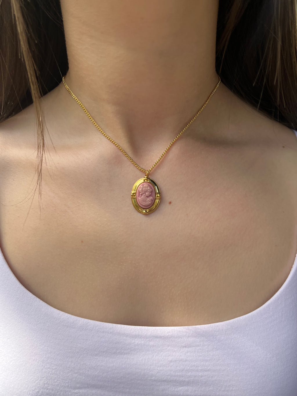 Victorian necklace with Cameo pendant: 18K Gold Plated