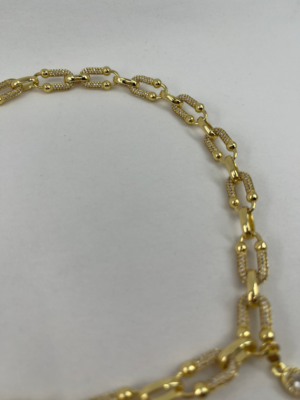 Zirconia chain necklace with cross pendant