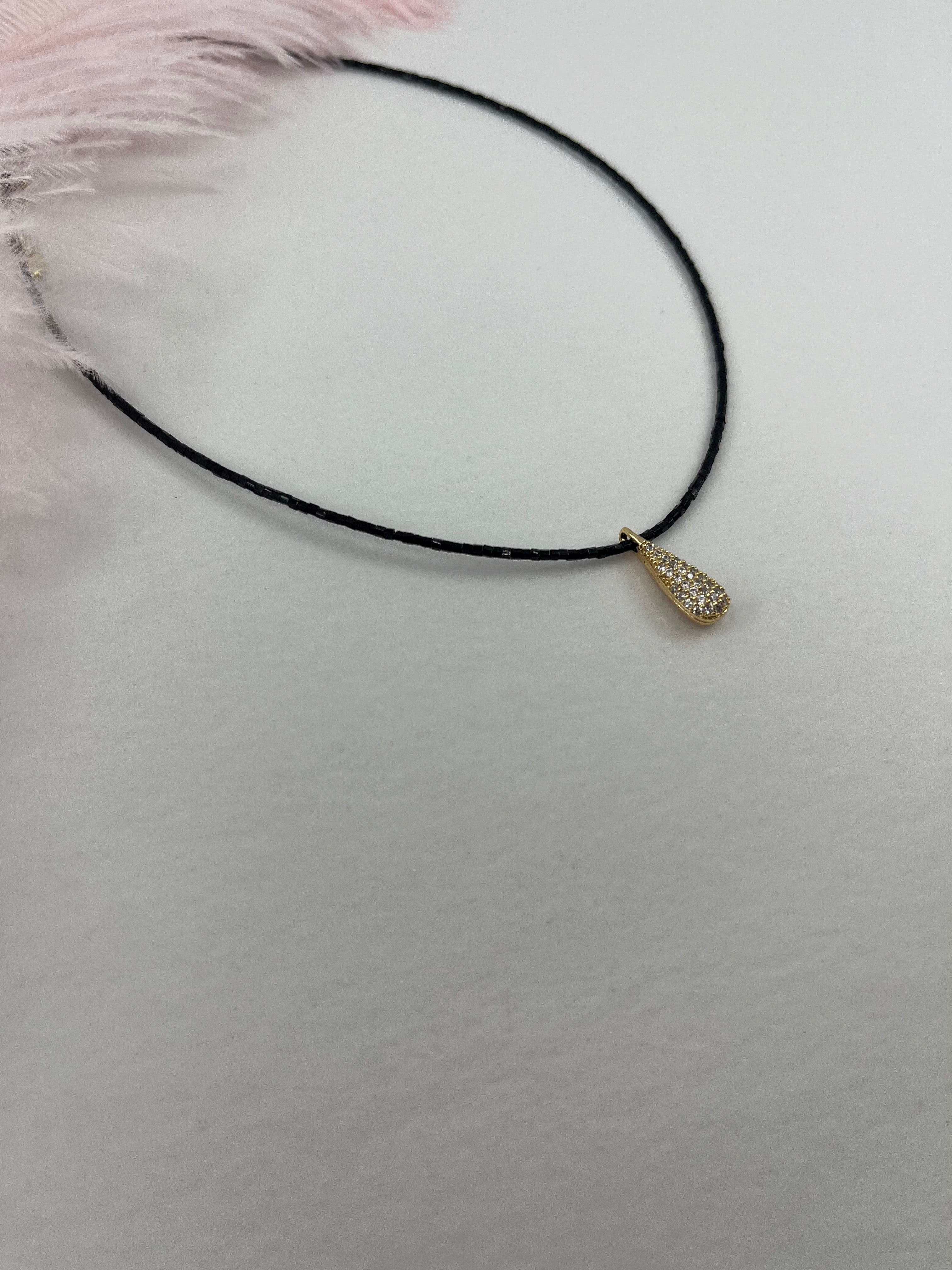 Beaded choker with zirconia teardrop pendants: 18K Gold Plated