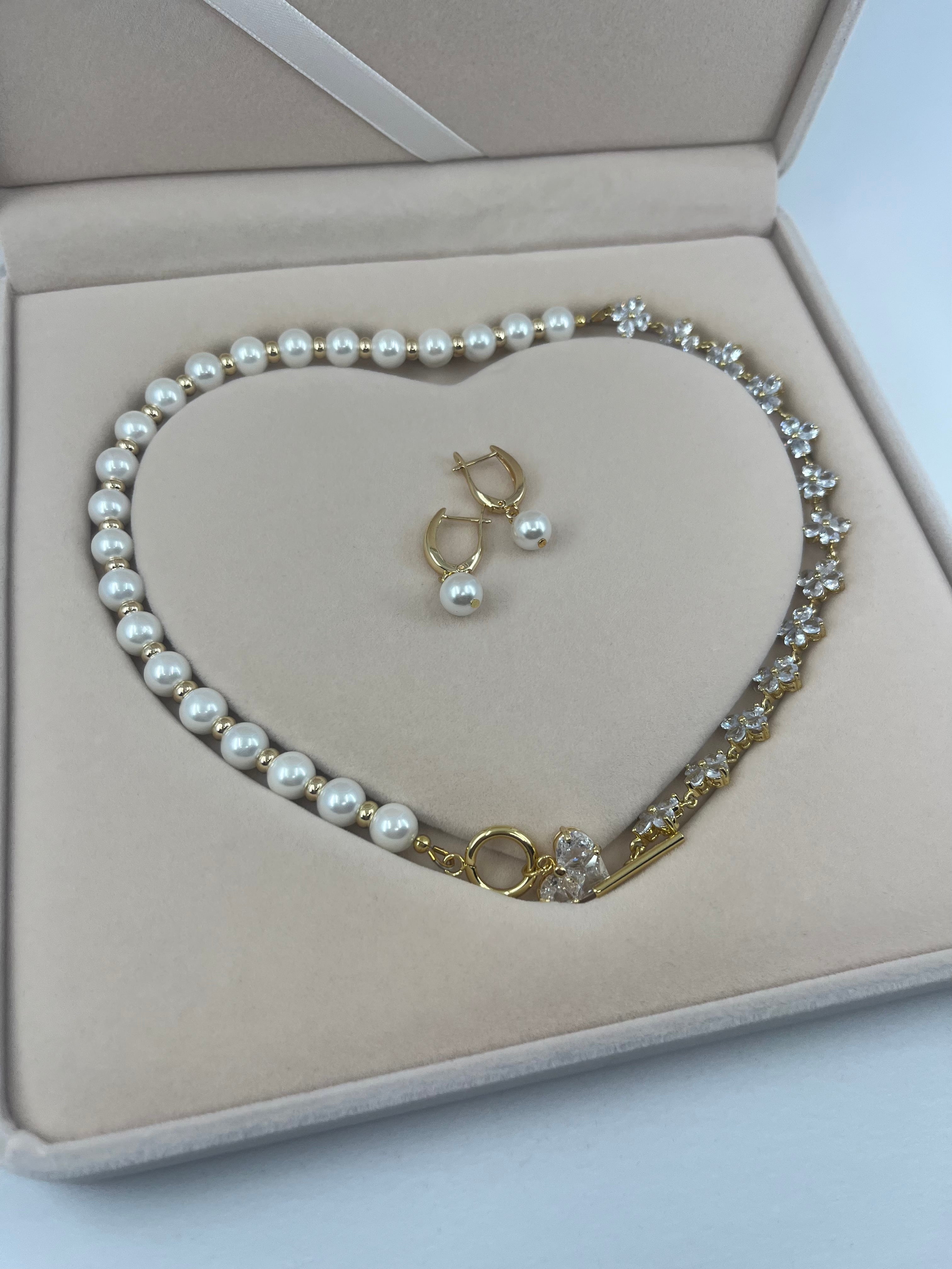 Asymmetrical Pearl Necklace with earrings : 18K Gold Plated