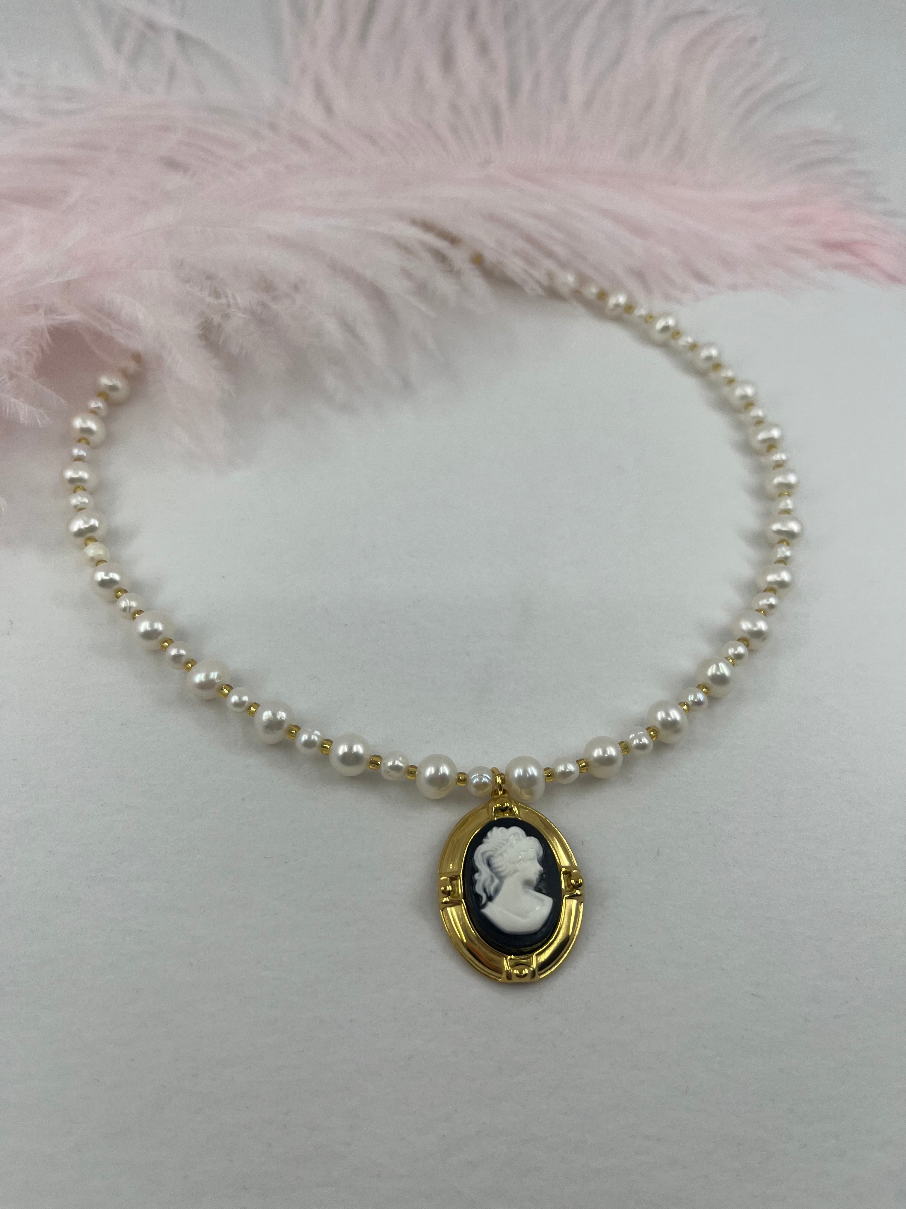 Pearl Necklace with cameo pendant: 18K Gold Plated