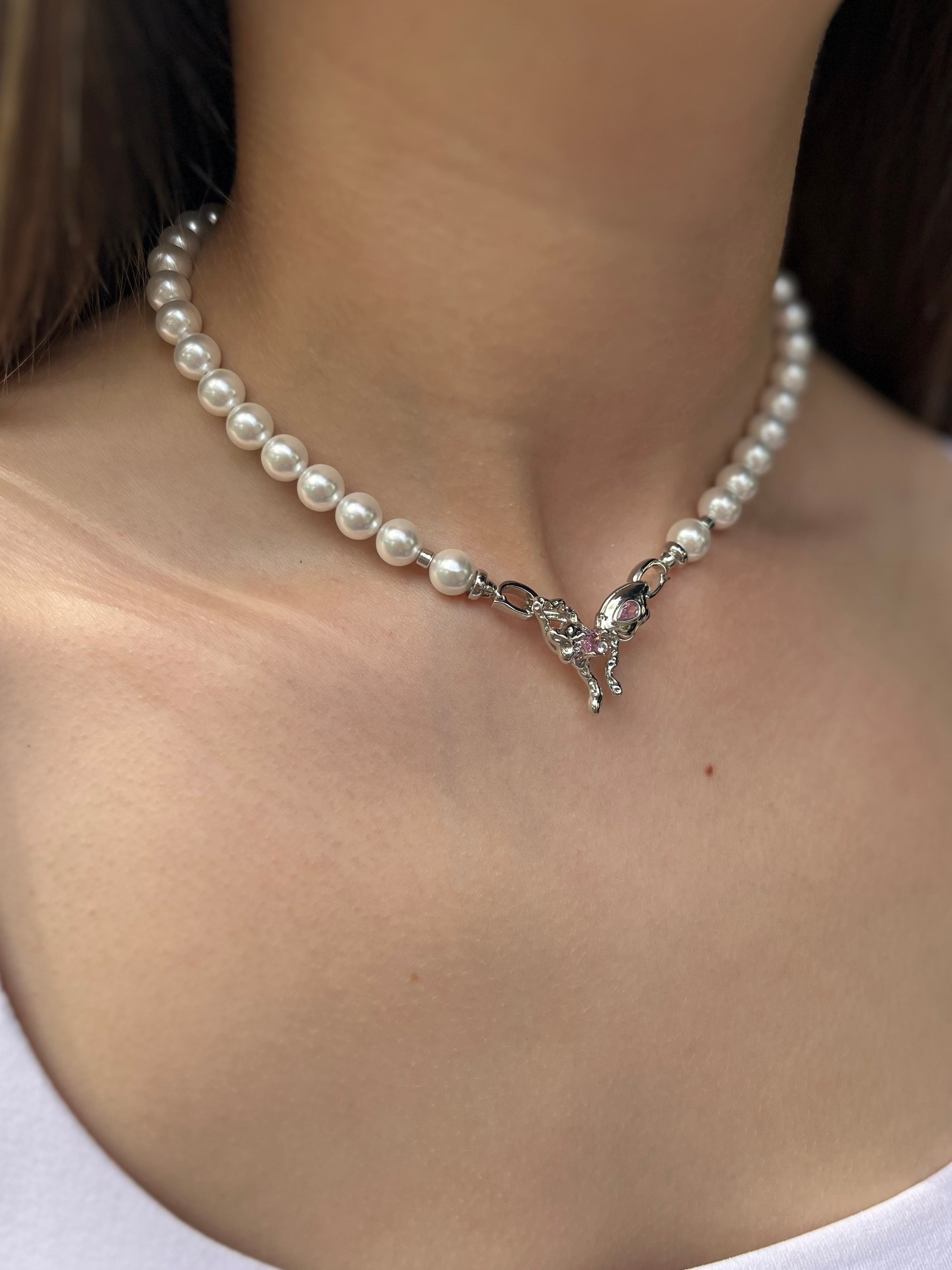 Shell Pearl Necklace with butterfly Clasp