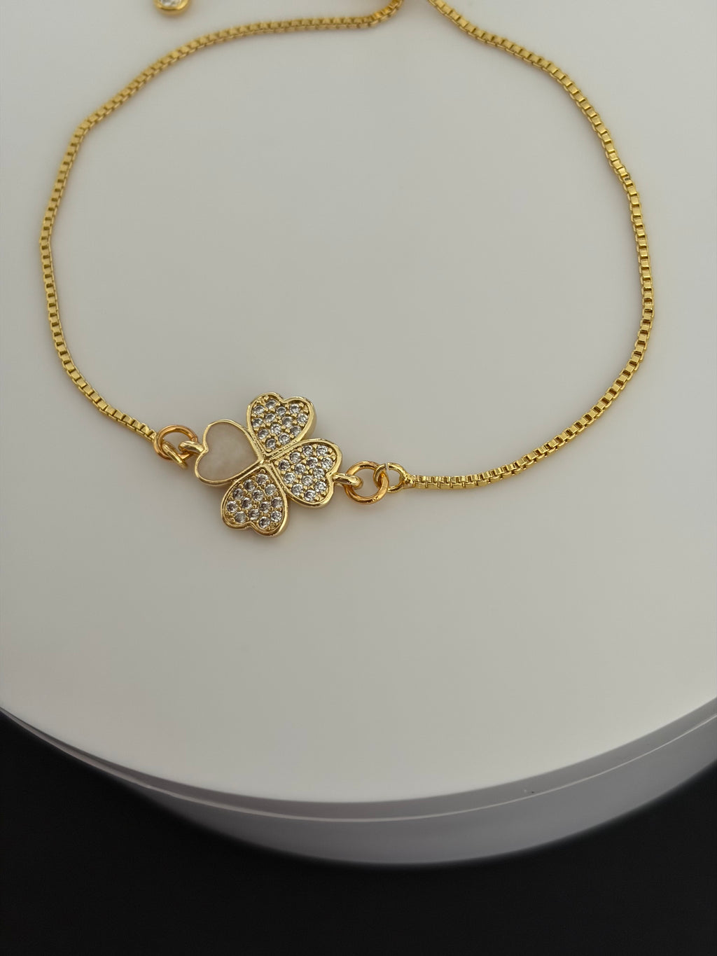 Zirconia clover bracelet with slider chain