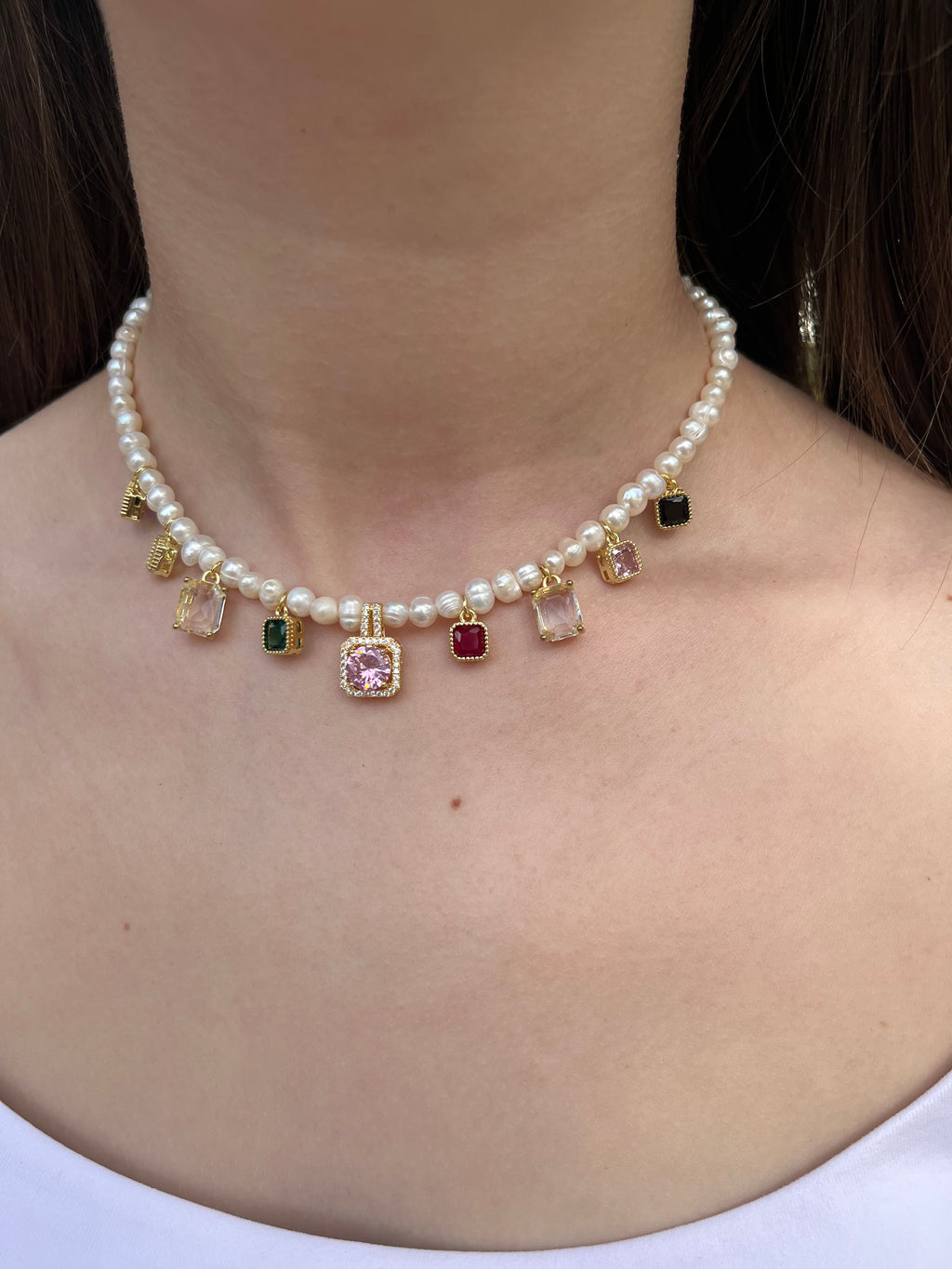 Pearl Necklace with zirconia pendants: 18K Gold Plated