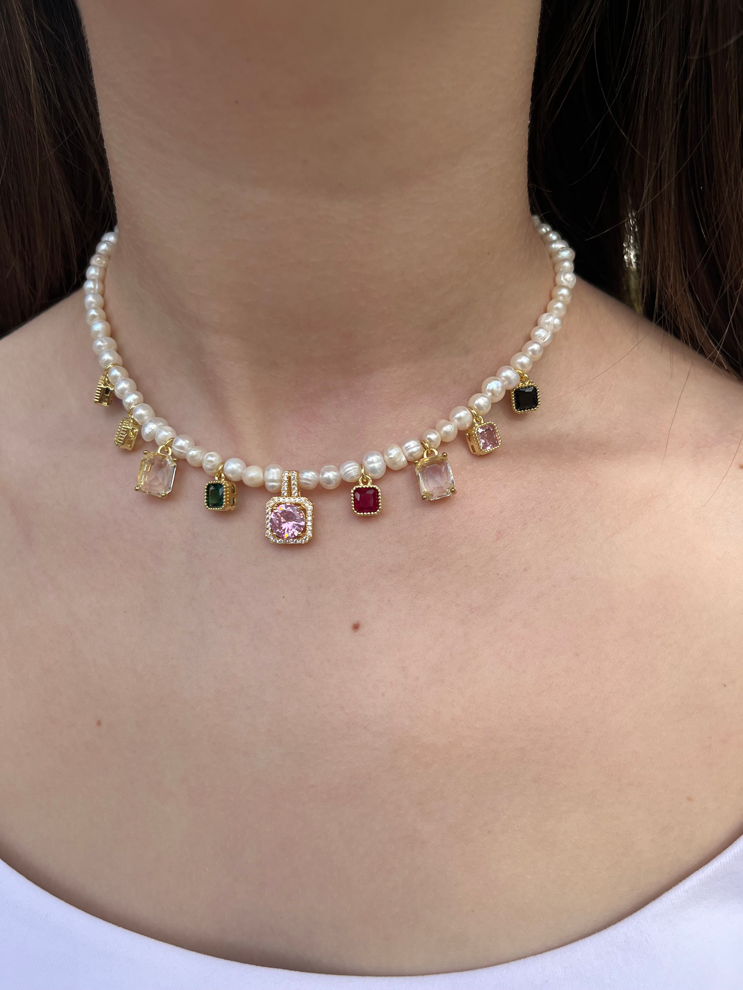 Pearl Necklace with zirconia pendants: 18K Gold Plated