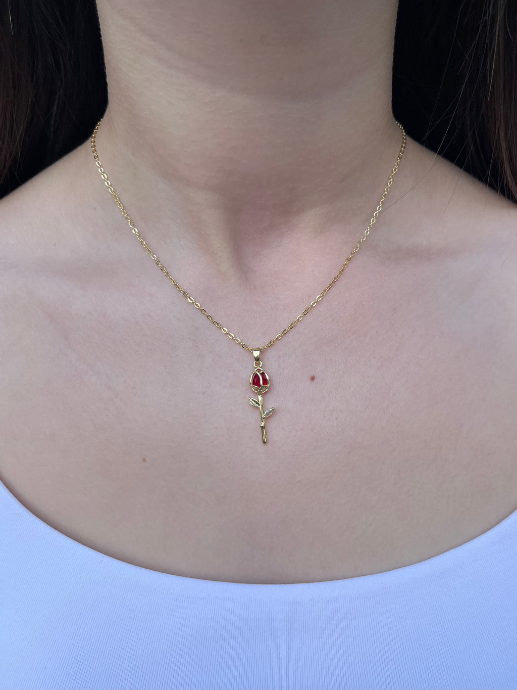 Choker necklace with gold zirconia rose pendants: 18K Gold Plated