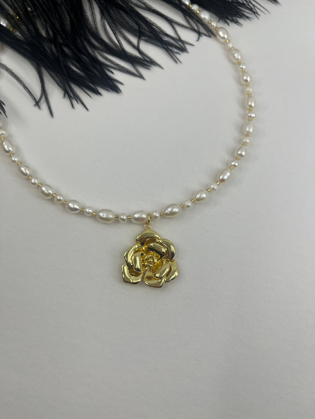 Pearl Necklace with rose pendant: 18K Gold Plated