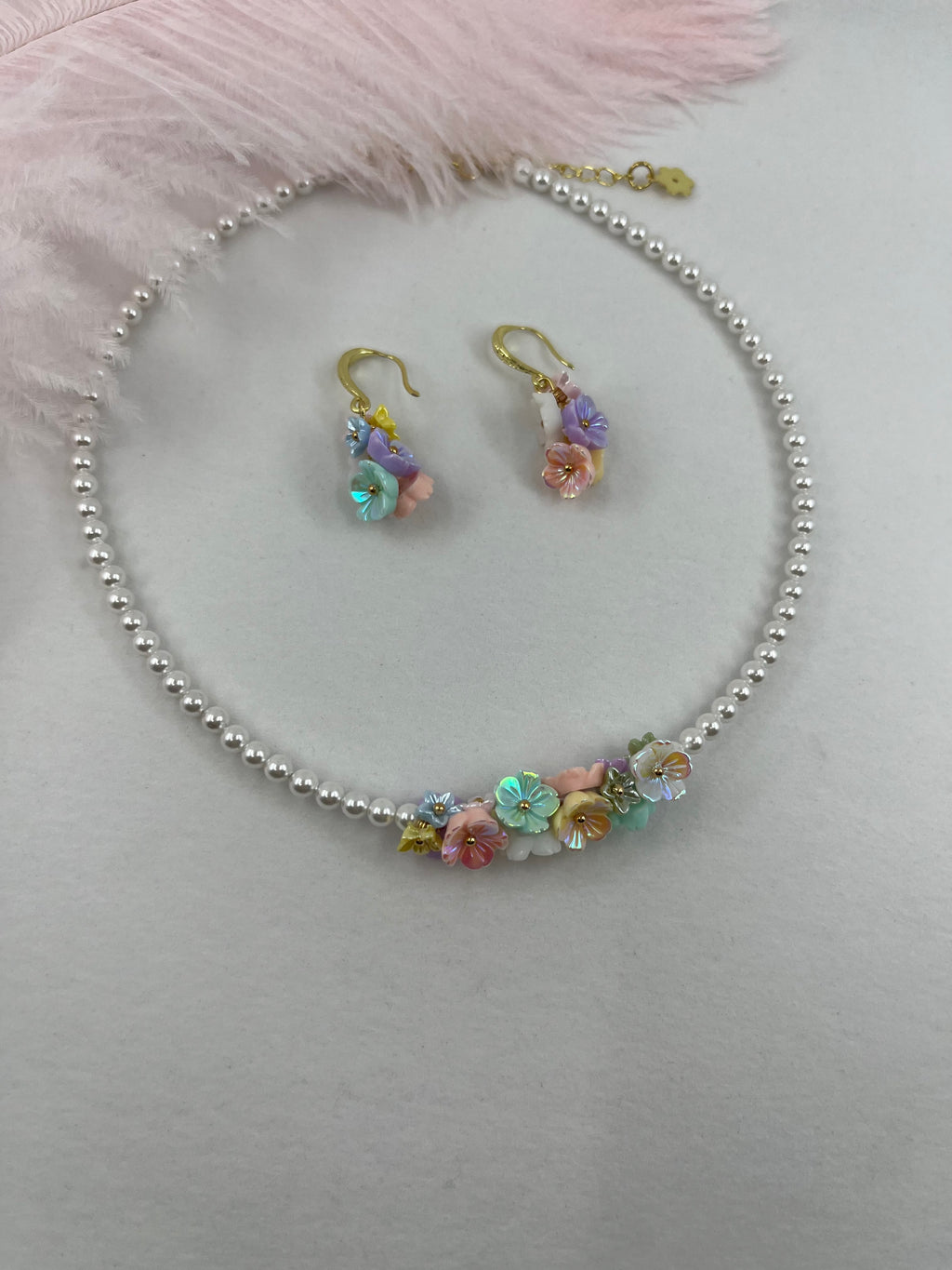 Pearl Flowers Choker Necklace with earrings : 18K Gold Plated