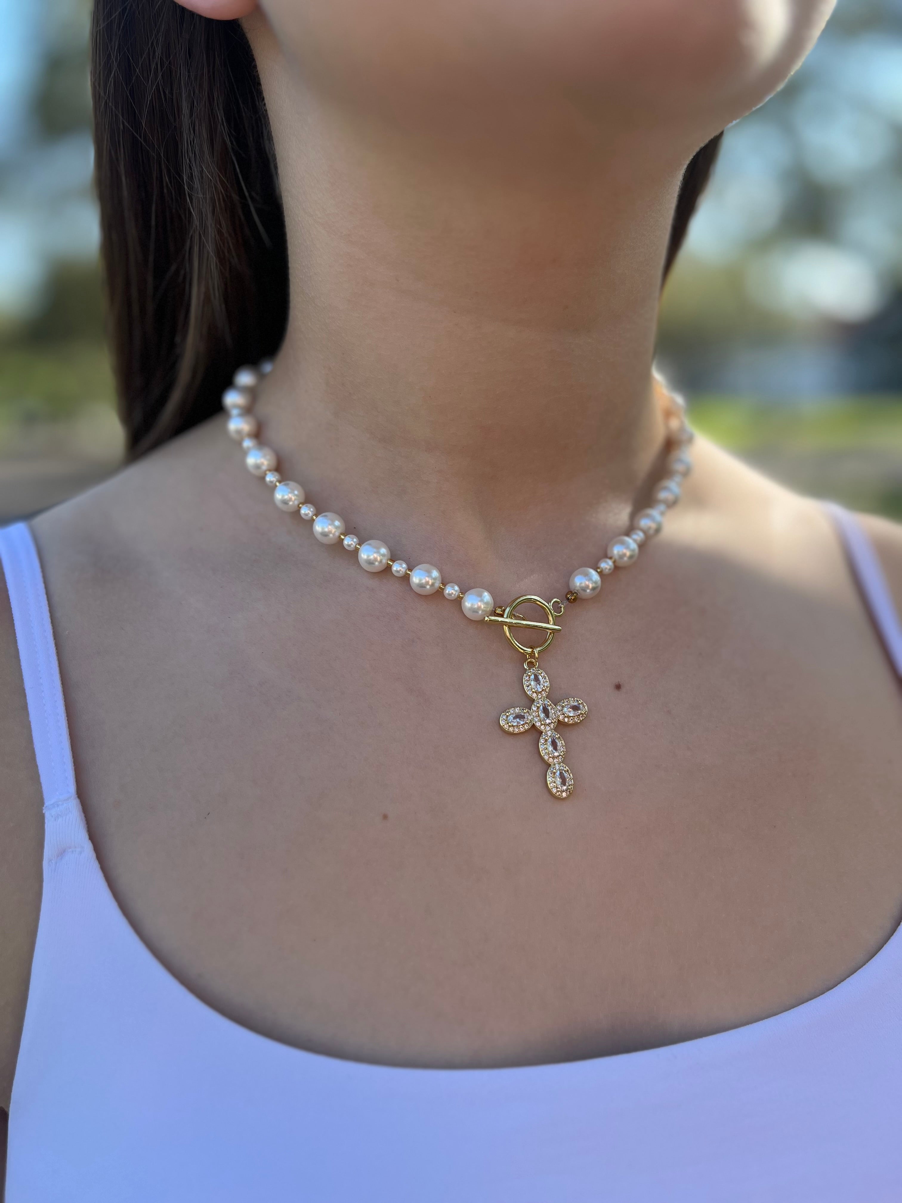 Shell Pearl Choker Necklace with Cross pendant: 18K Gold Plated
