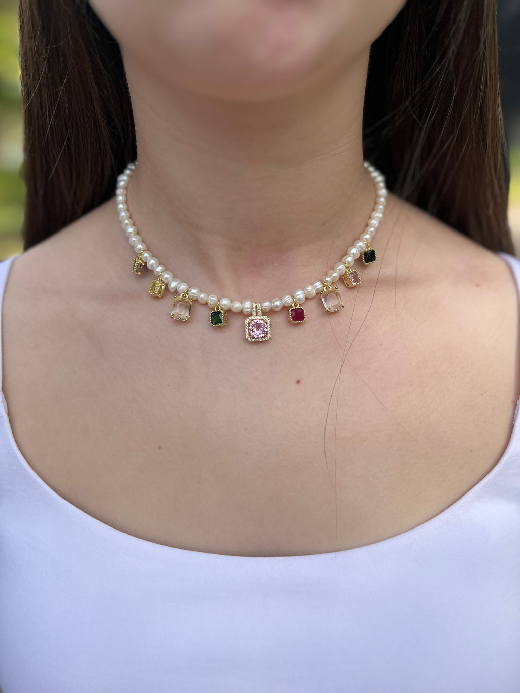 Pearl Necklace with zirconia pendants: 18K Gold Plated