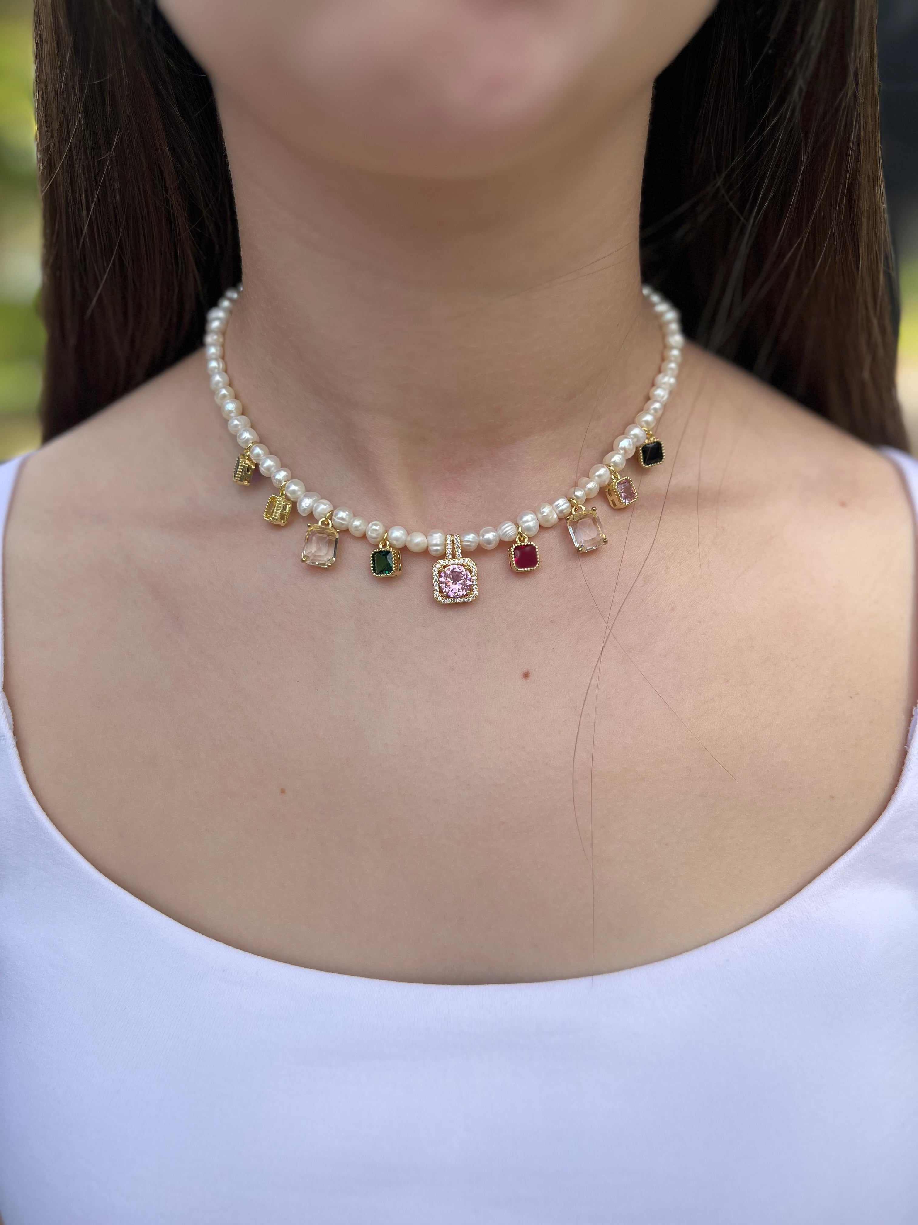 Pearl Necklace with zirconia pendants: 18K Gold Plated