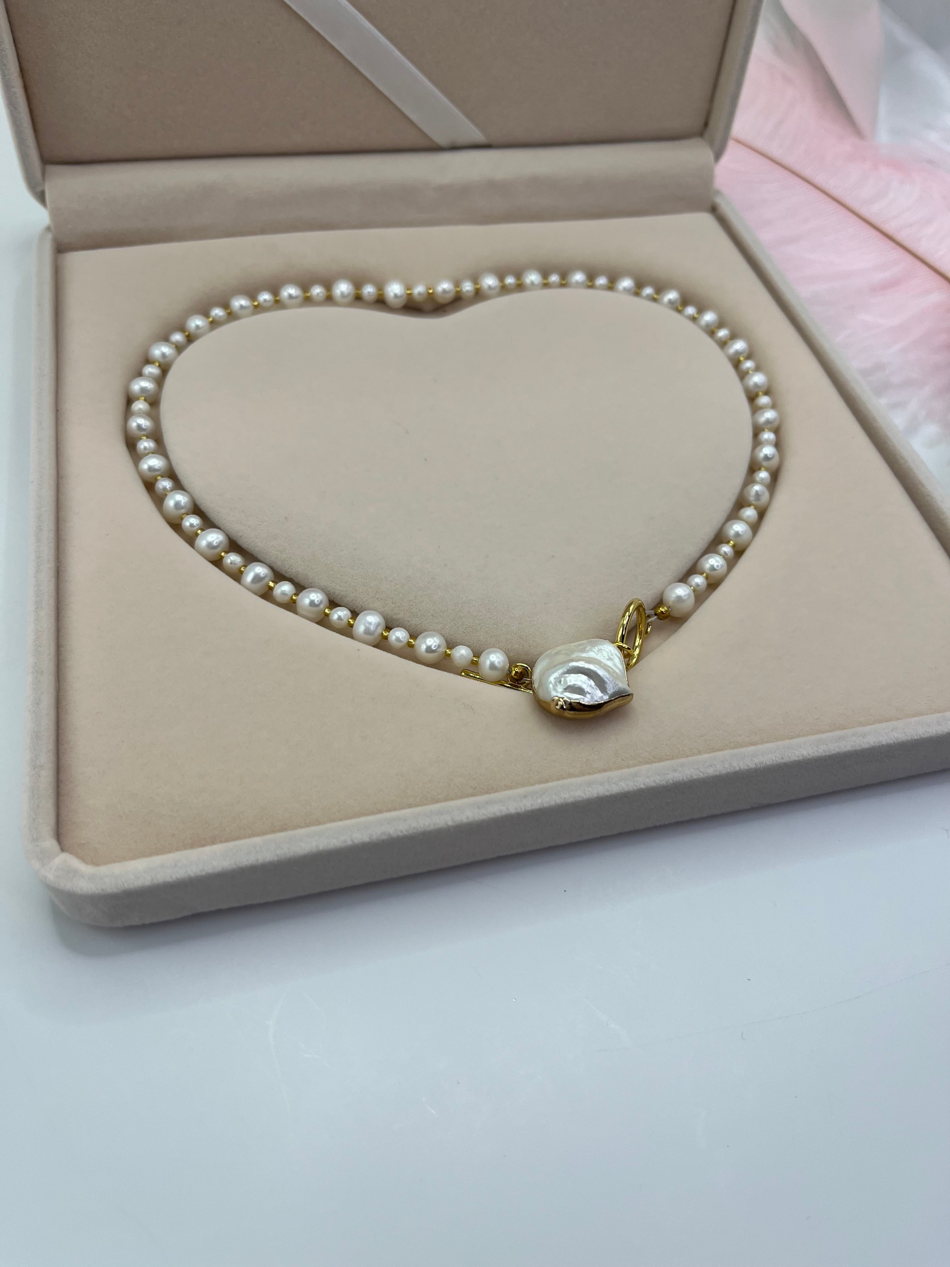 Pearl Choker Necklace with Shell pendant: 18K Gold Plated