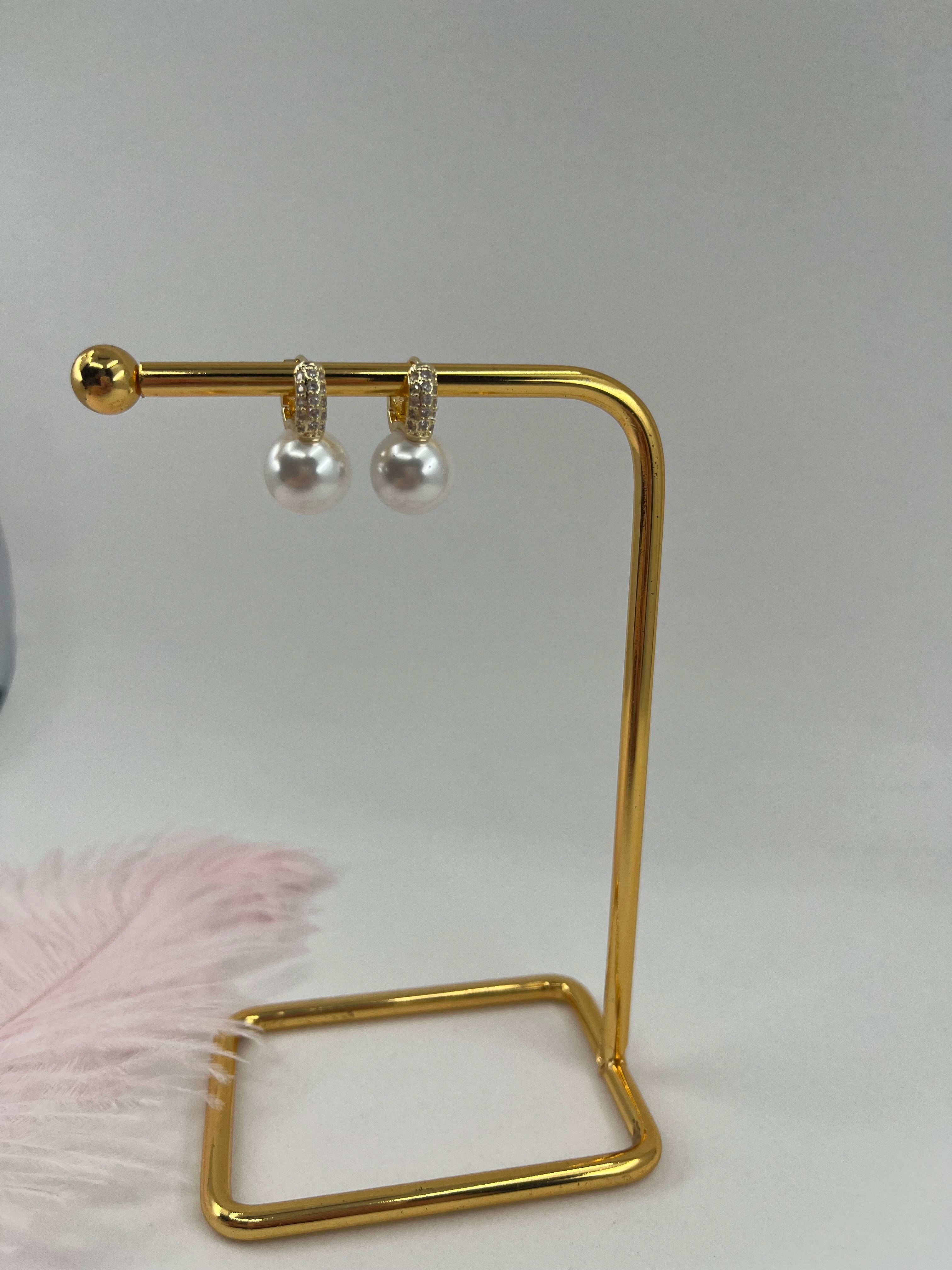 Natural Pearl Shell Gold Zirconia Earrings