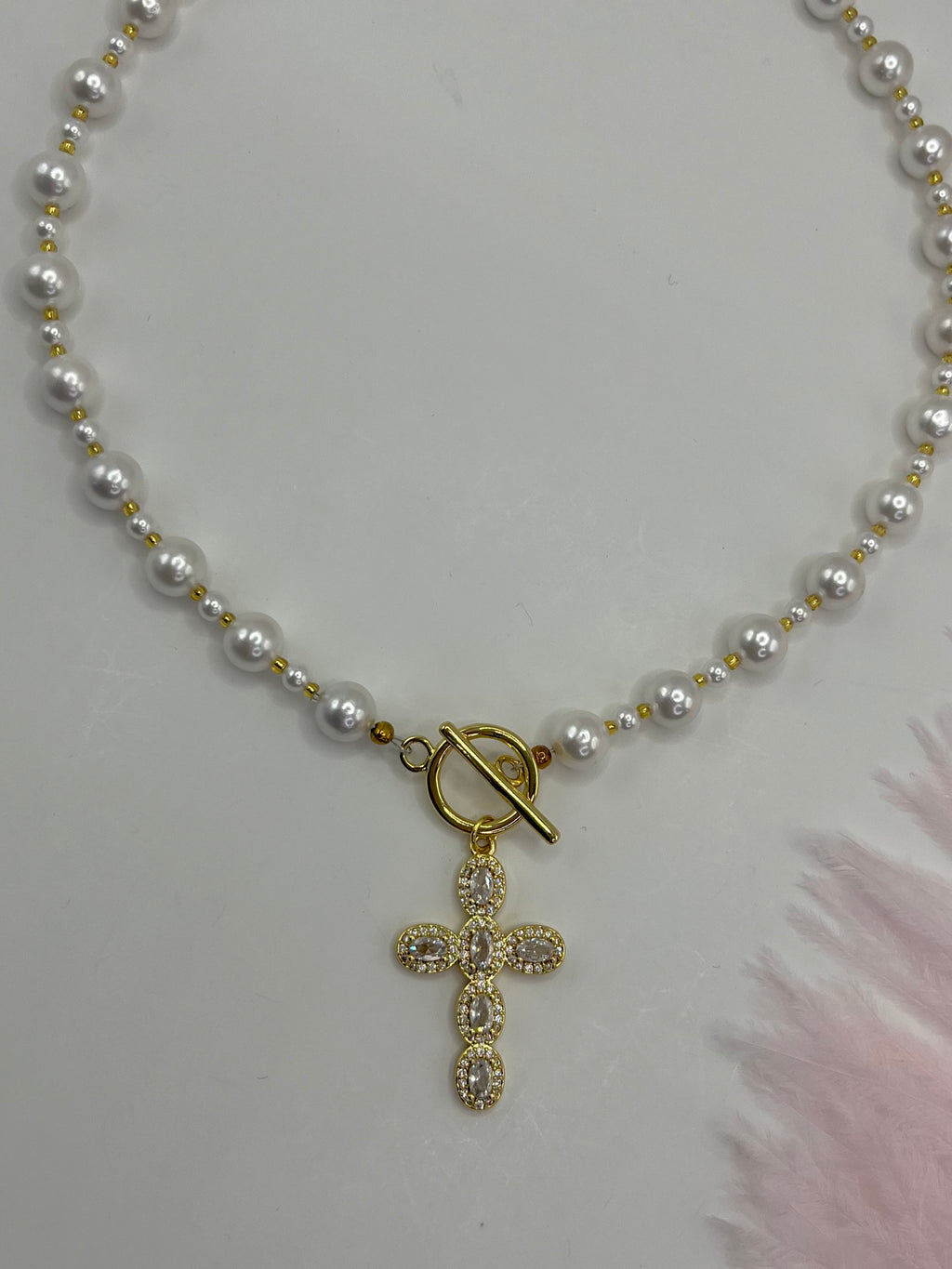 Shell Pearl Choker Necklace with Cross pendant: 18K Gold Plated