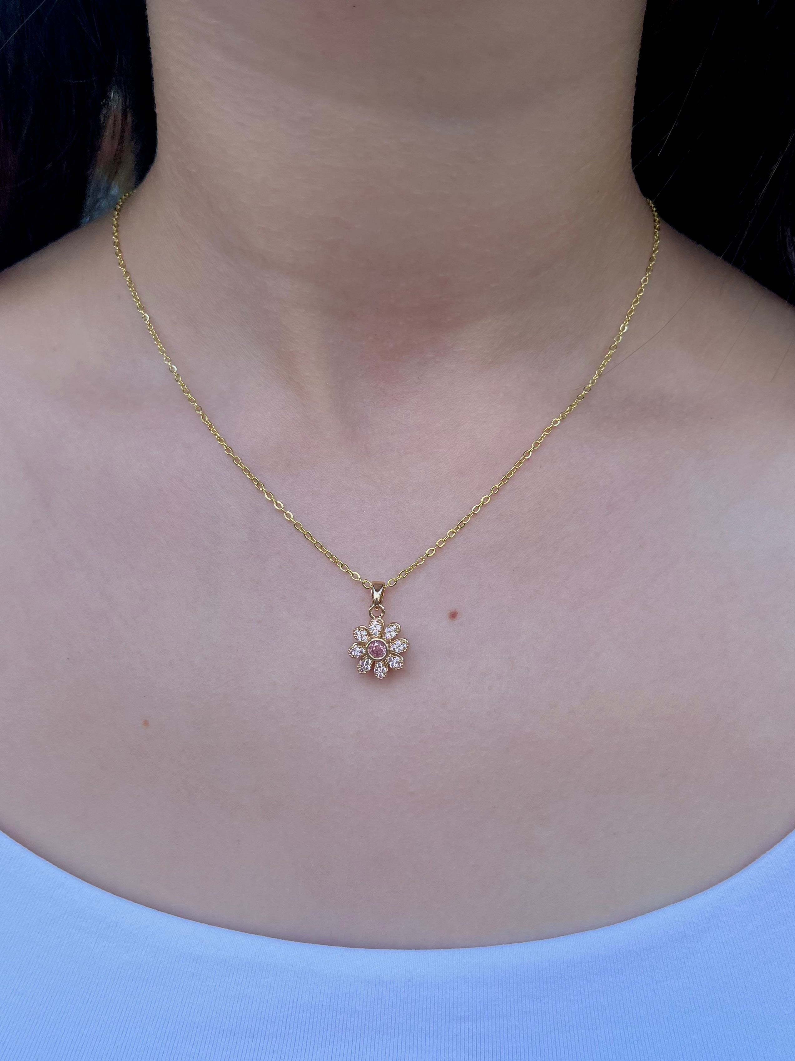 18K Gold Flower Spinner Pendant Necklace