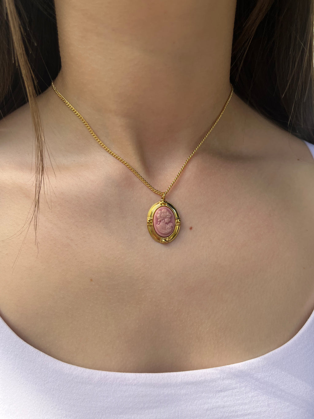Victorian necklace with Cameo pendant: 18K Gold Plated
