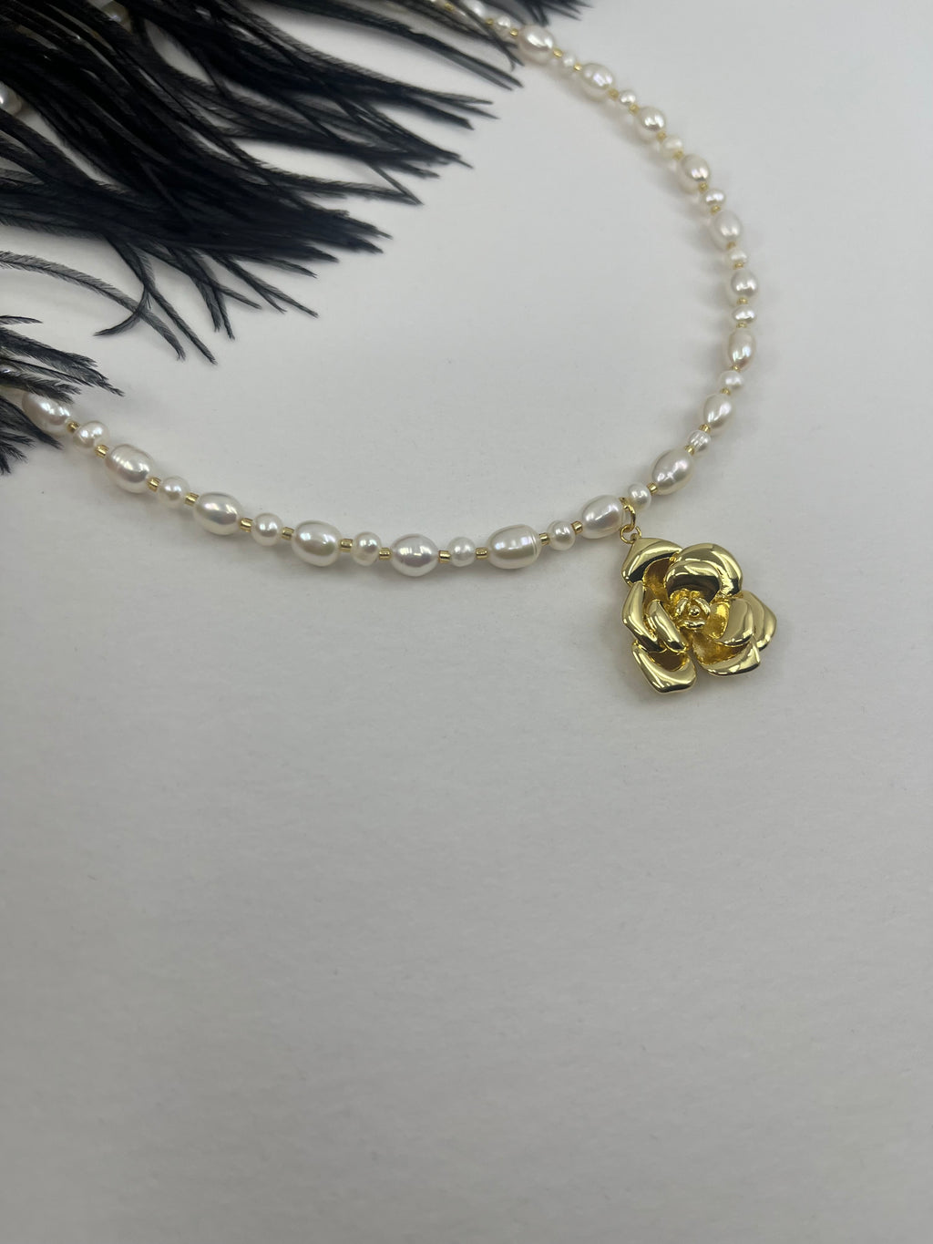 Pearl Necklace with rose pendant: 18K Gold Plated