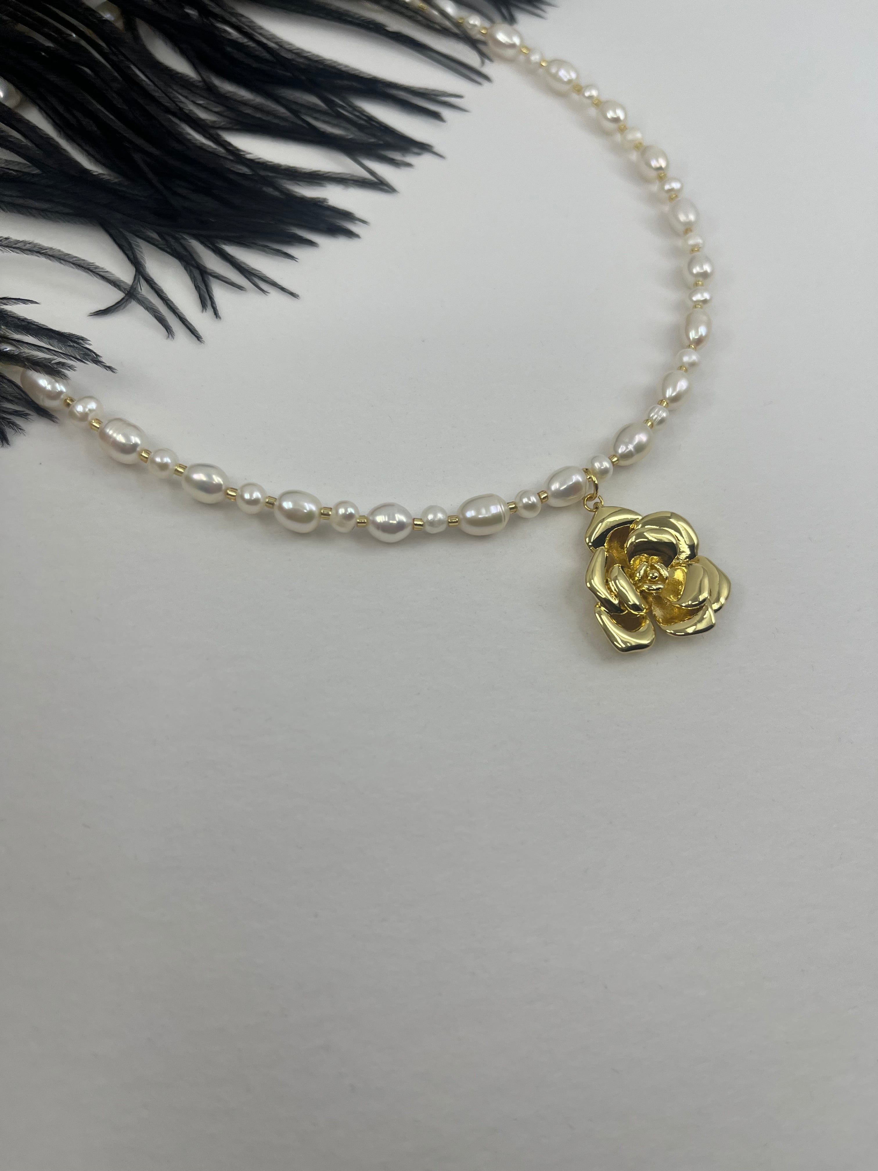 Pearl Necklace with rose pendant: 18K Gold Plated